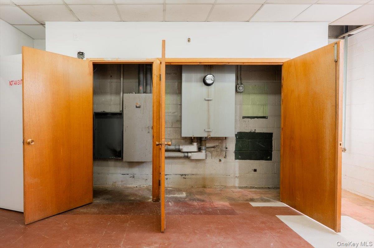 36 Sylvester Street # 2, Westbury, NY 11590