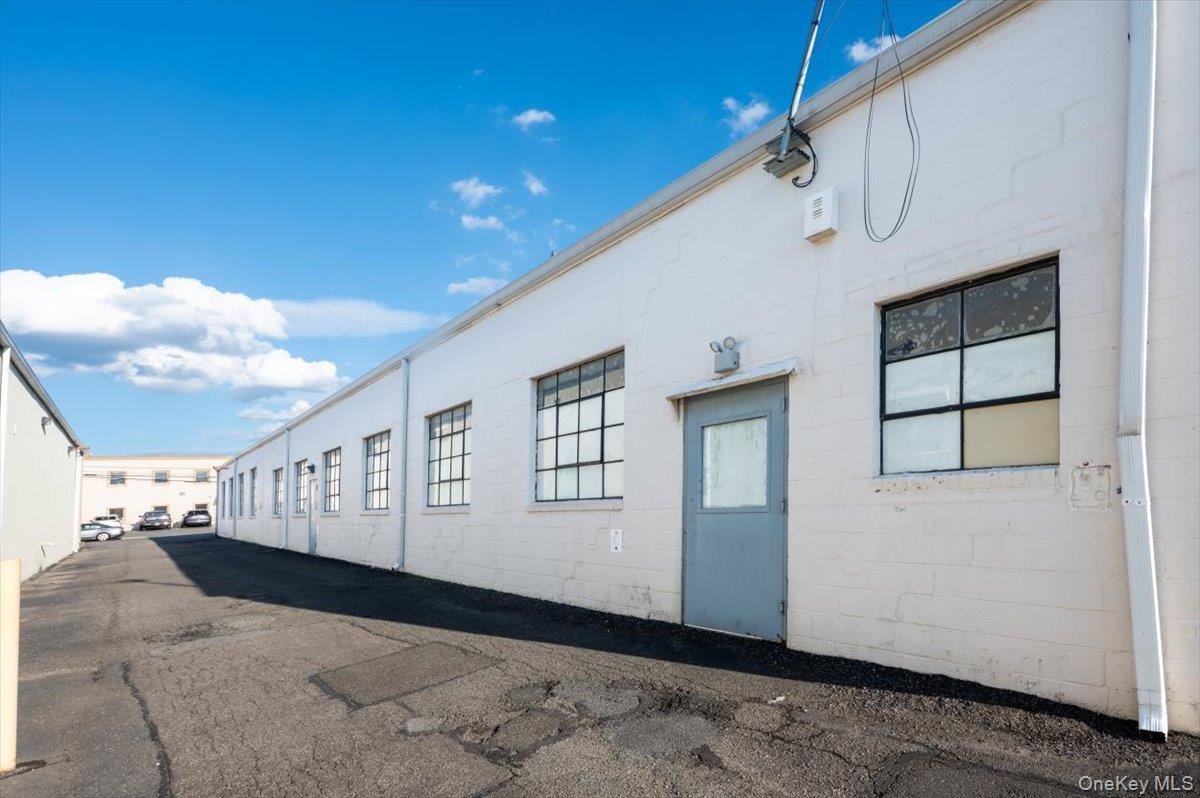 36 Sylvester Street # 2, Westbury, NY 11590