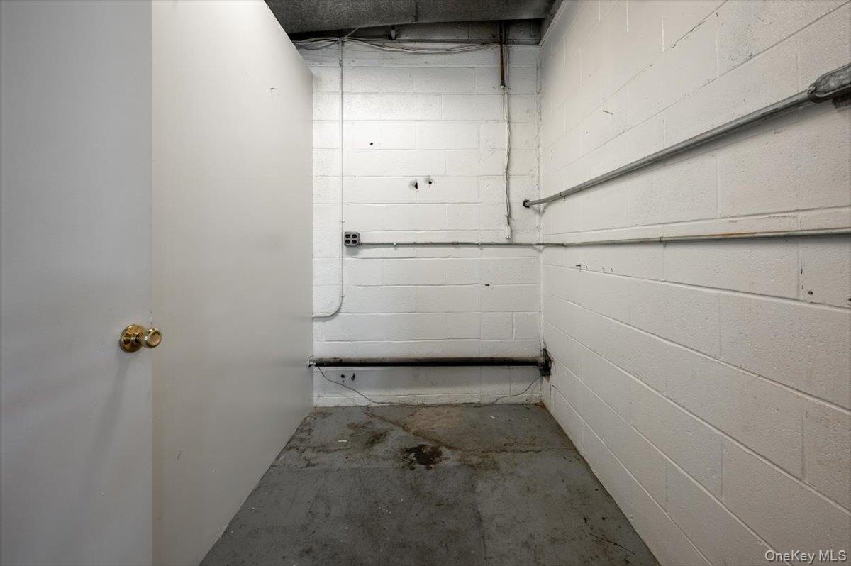 36 Sylvester Street # 2, Westbury, NY 11590