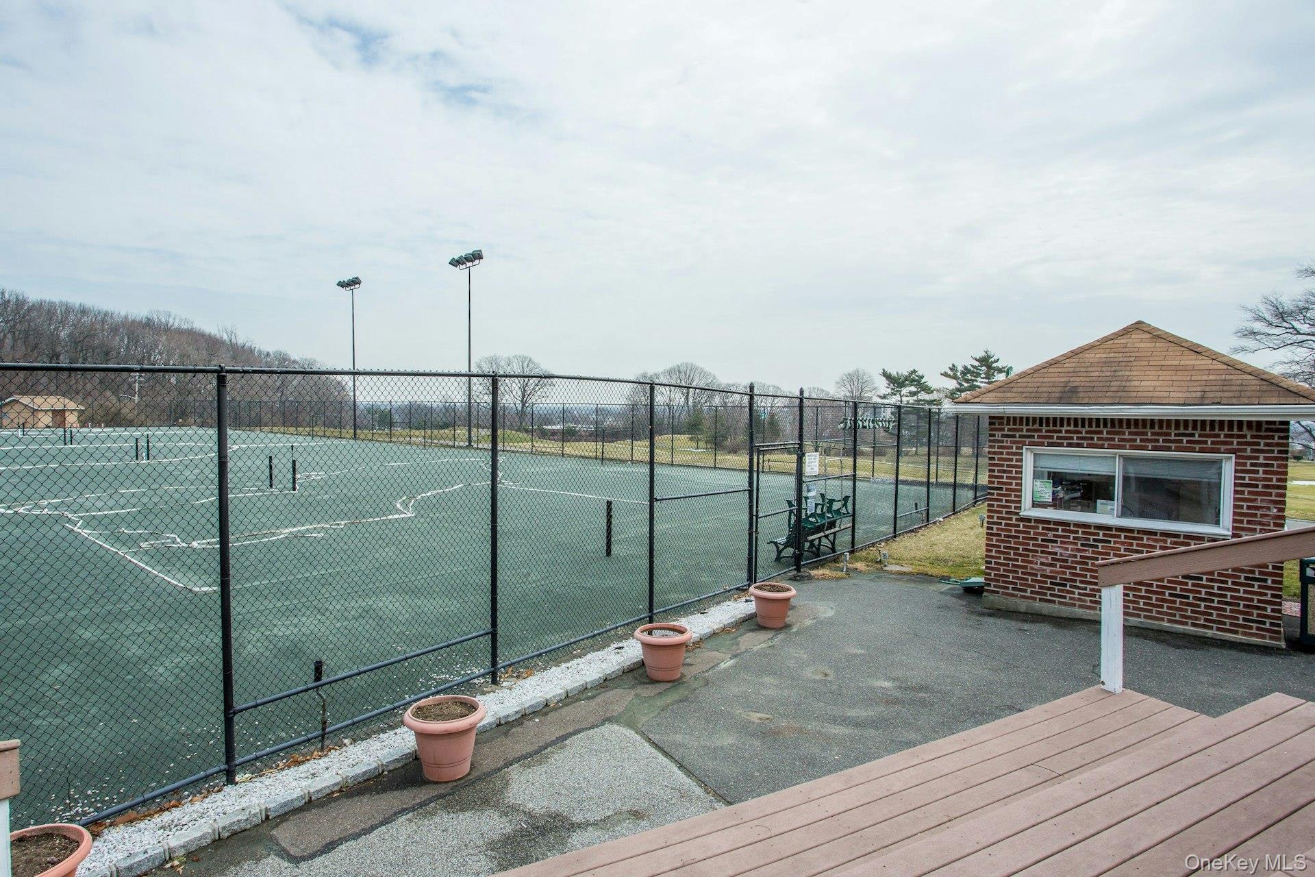 269-10 Grand Central Parkway # 27T, Floral Park, NY 11005