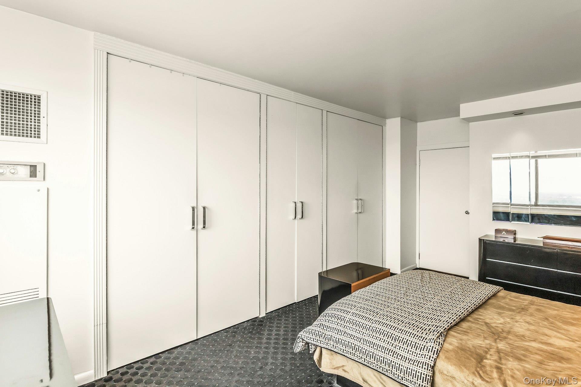 269-10 Grand Central Parkway # 27T, Floral Park, NY 11005