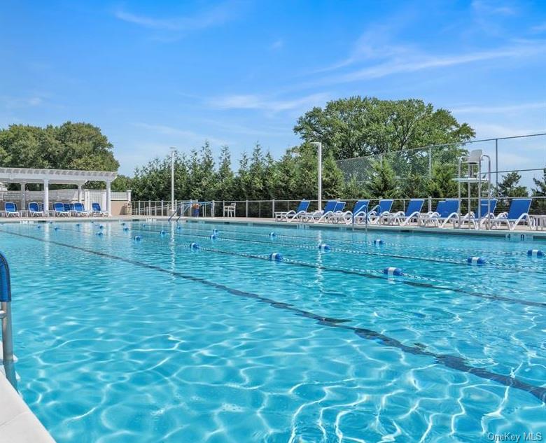 269-10 Grand Central Parkway # 27T, Floral Park, NY 11005