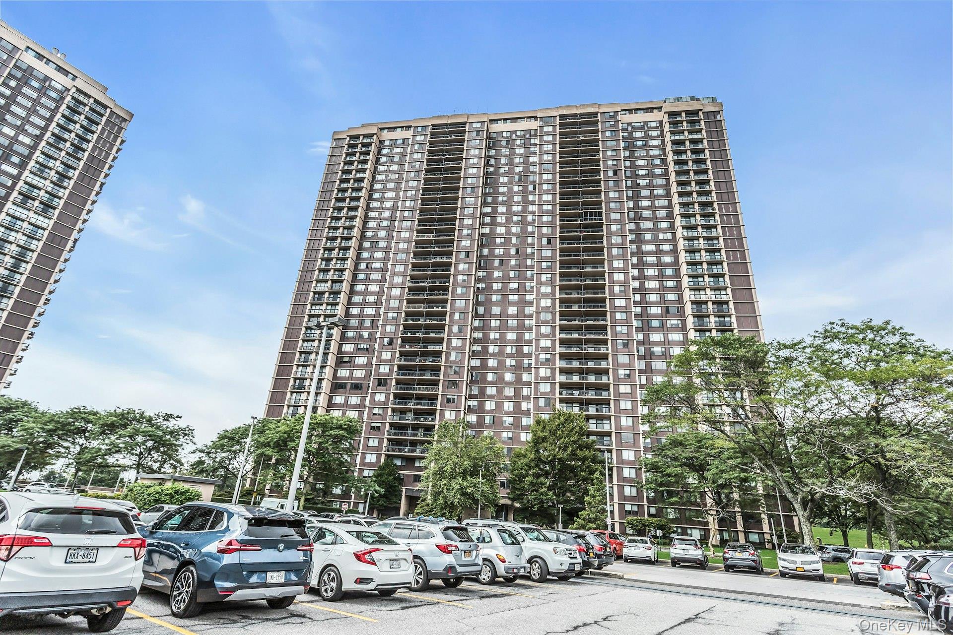 269-10 Grand Central Parkway # 27T, Floral Park, NY 11005