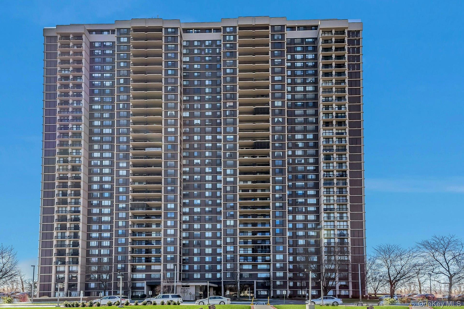 269-10 Grand Central Parkway # 27T, Floral Park, NY 11005