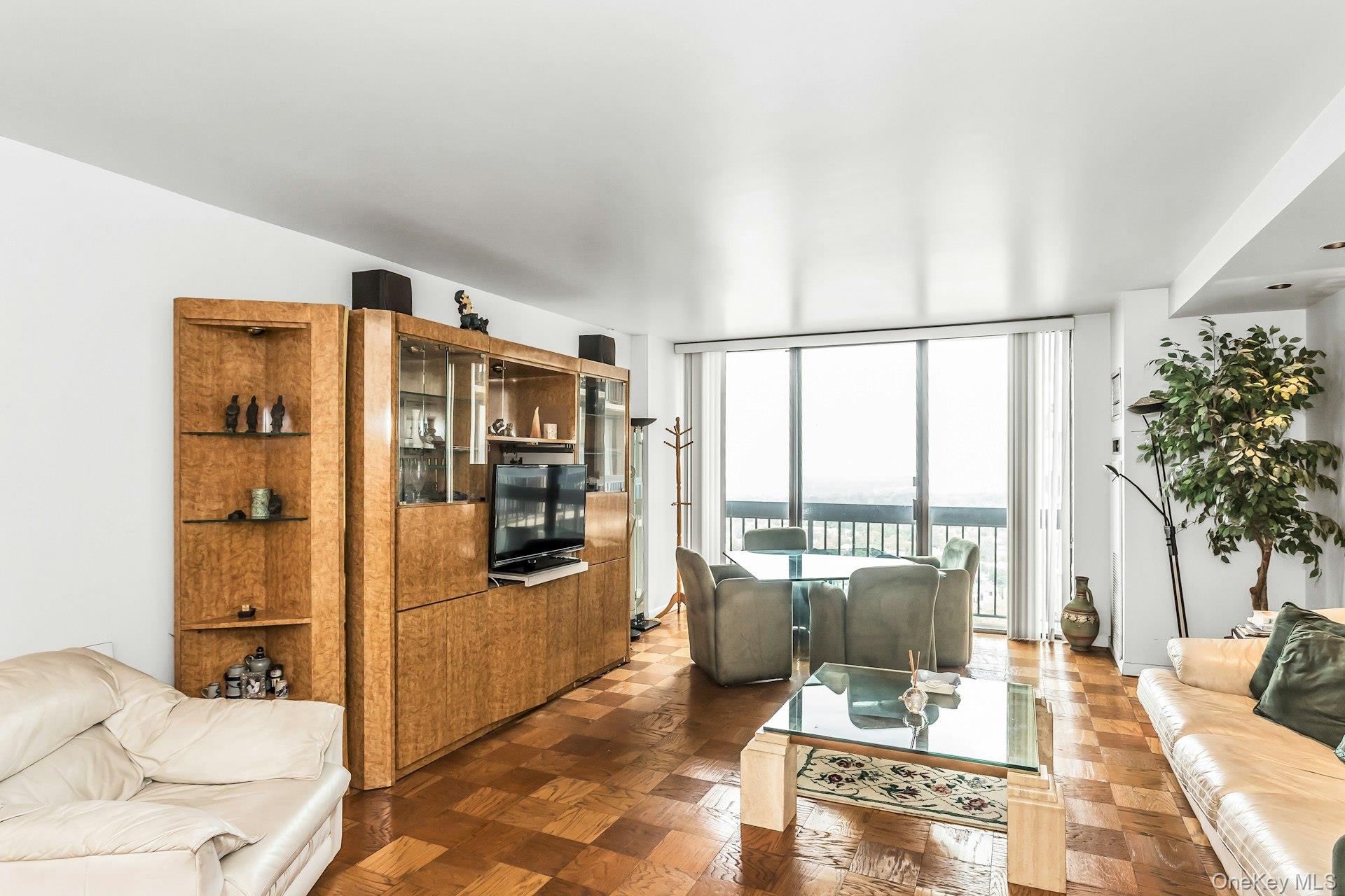 269-10 Grand Central Parkway # 27T, Floral Park, NY 11005