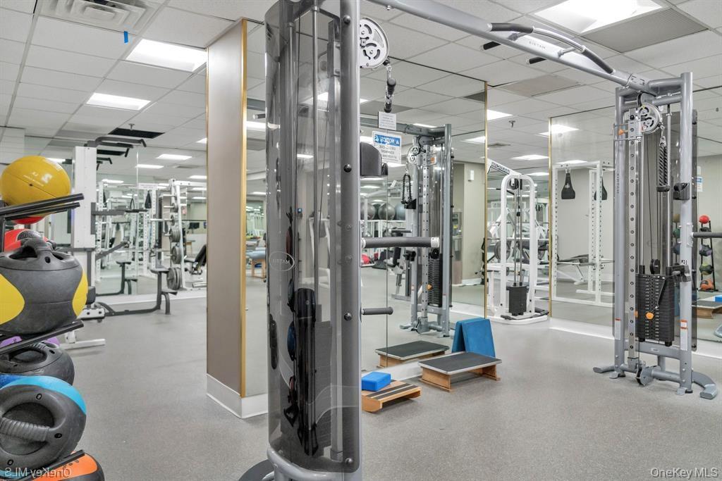 269-10 Grand Central Parkway # 27T, Floral Park, NY 11005