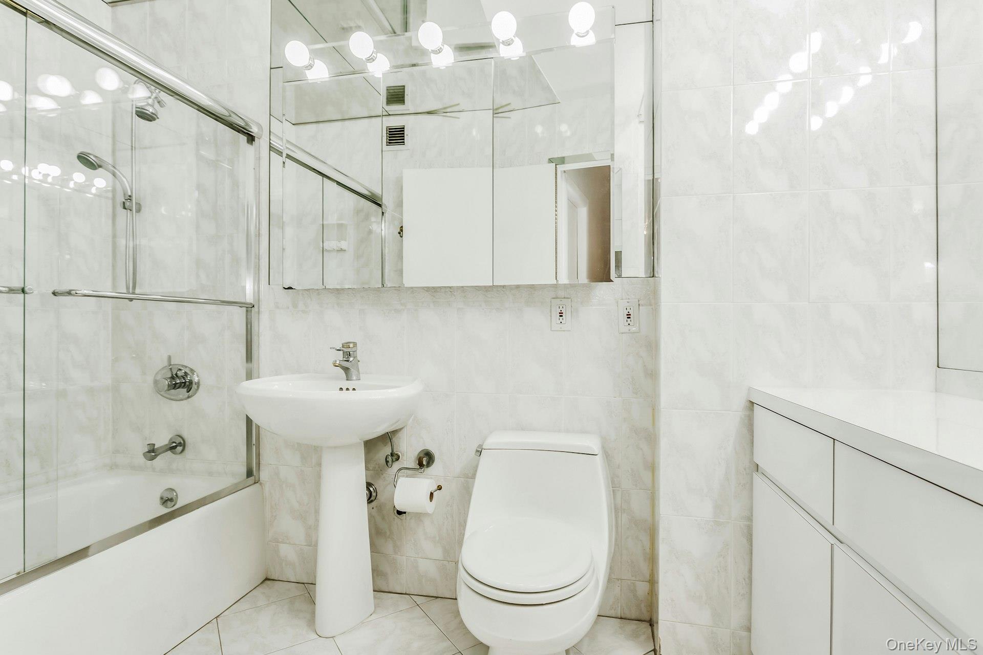 269-10 Grand Central Parkway # 27T, Floral Park, NY 11005