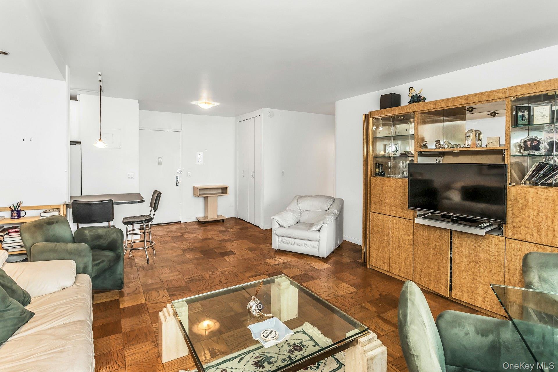 269-10 Grand Central Parkway # 27T, Floral Park, NY 11005