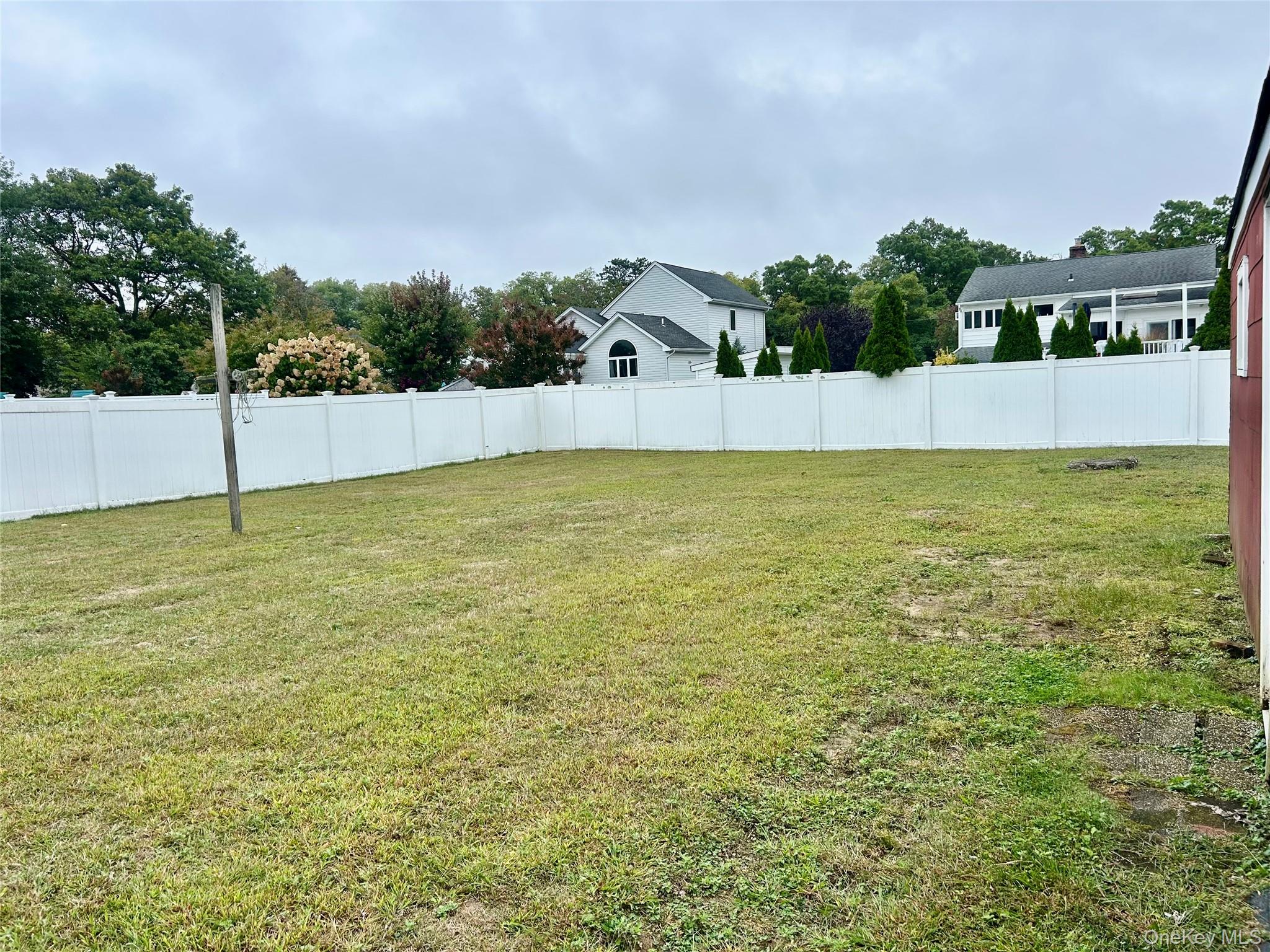 577 Peter Paul Drive, West Islip, NY 11795