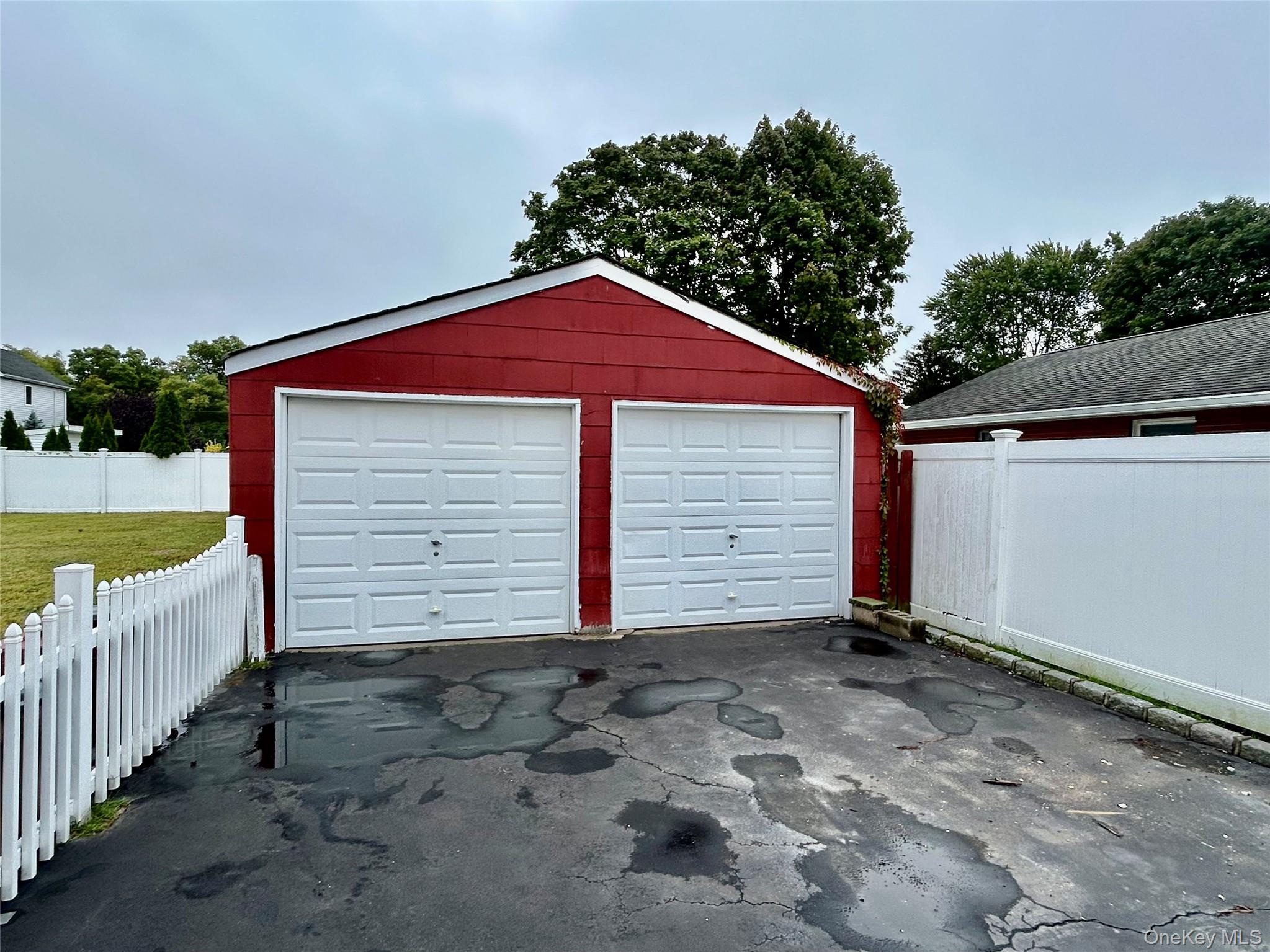 577 Peter Paul Drive, West Islip, NY 11795