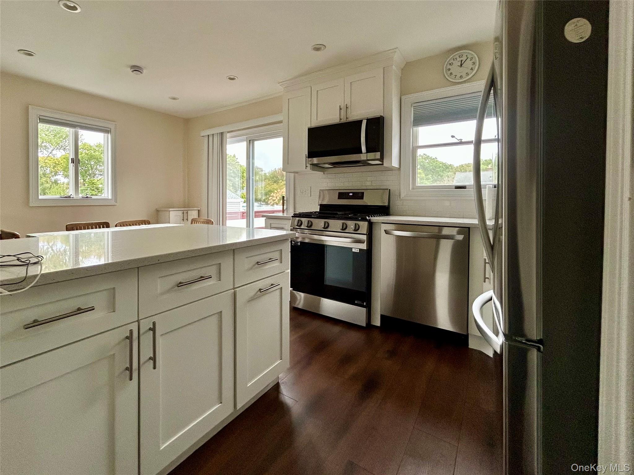 577 Peter Paul Drive, West Islip, NY 11795