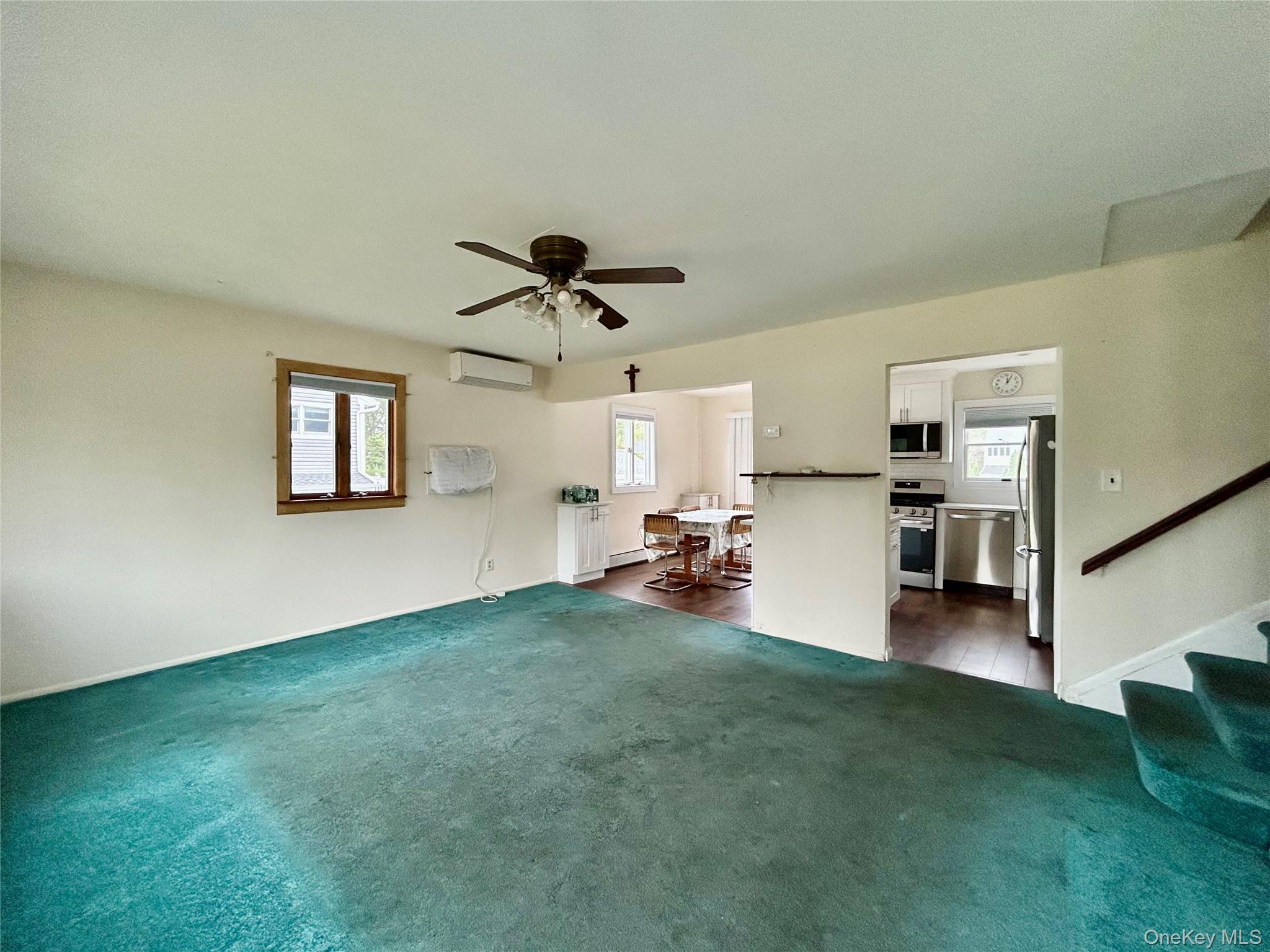 577 Peter Paul Drive, West Islip, NY 11795