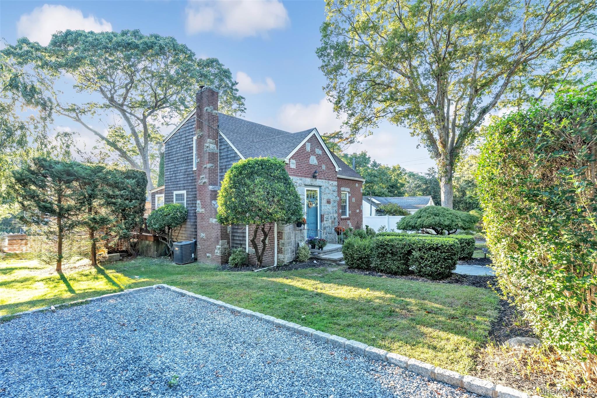 81 Beach Road, Wading River, NY 11792