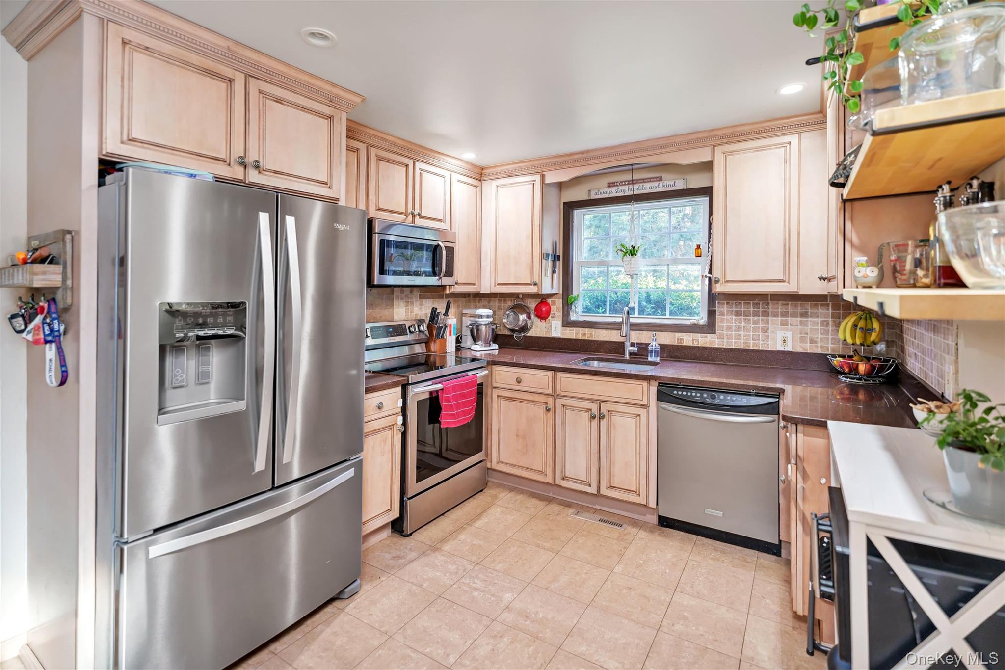 81 Beach Road, Wading River, NY 11792