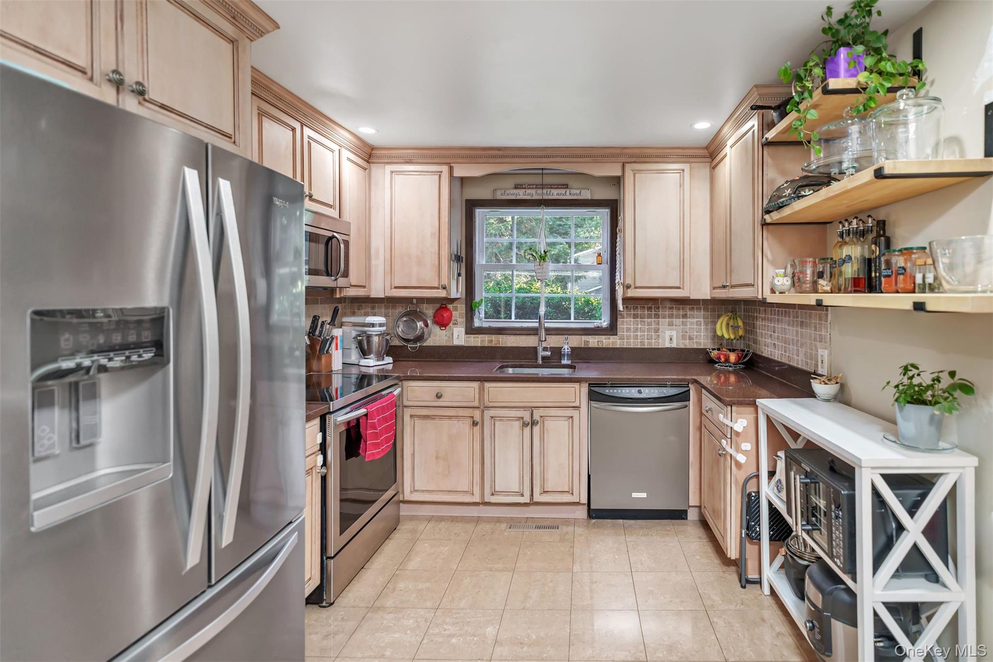 81 Beach Road, Wading River, NY 11792