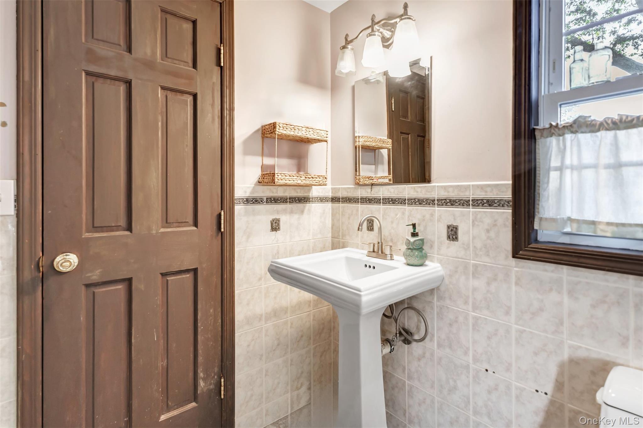 81 Beach Road, Wading River, NY 11792