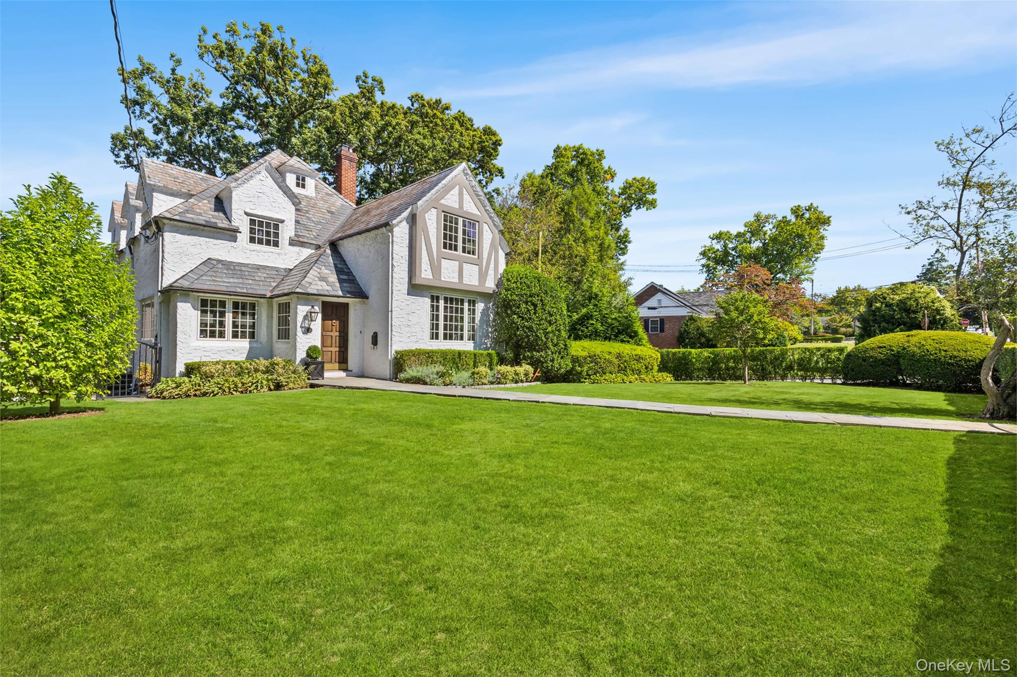 212 Pondfield Road W, Bronxville, NY 10708