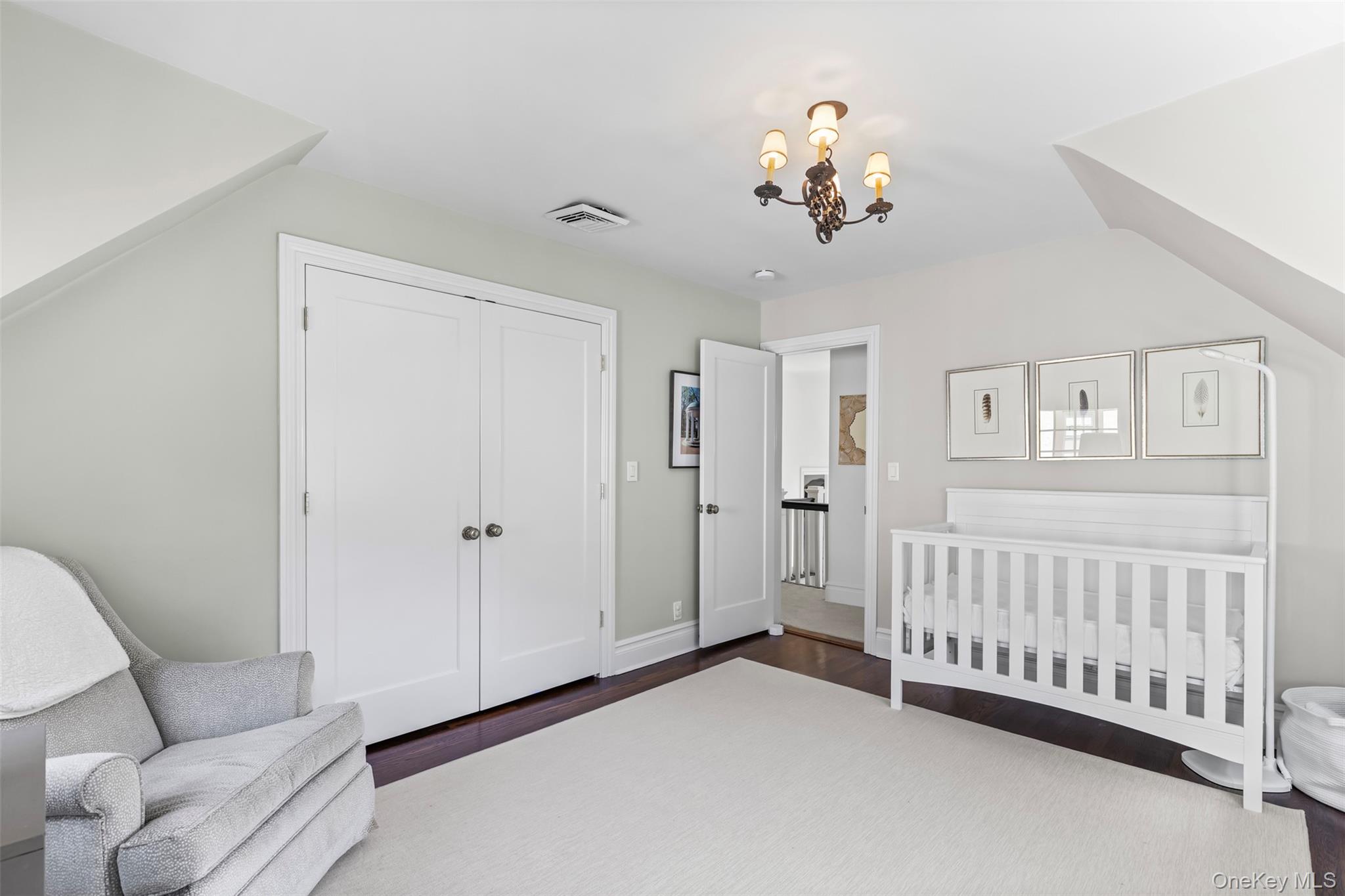 212 Pondfield Road W, Bronxville, NY 10708