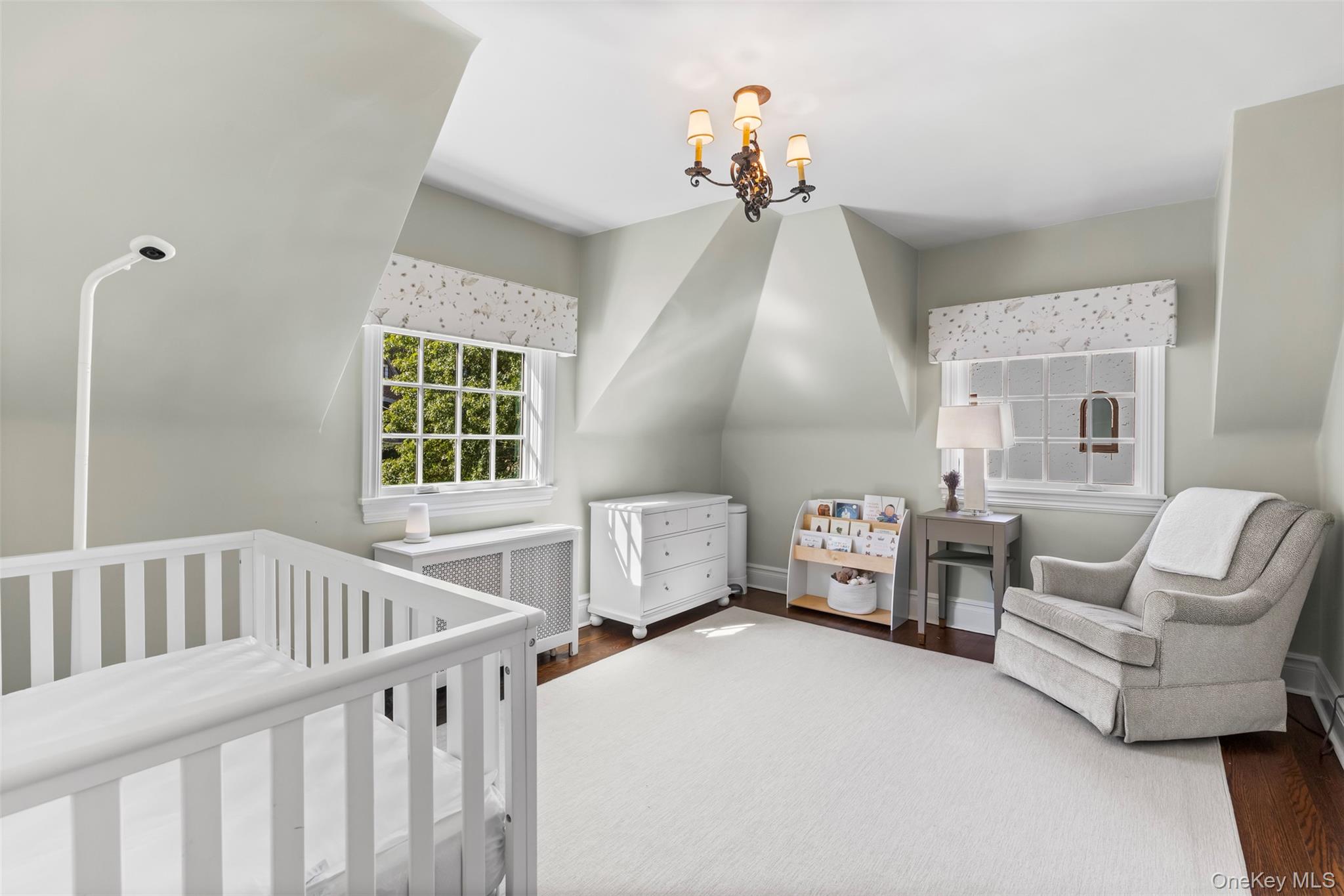 212 Pondfield Road W, Bronxville, NY 10708