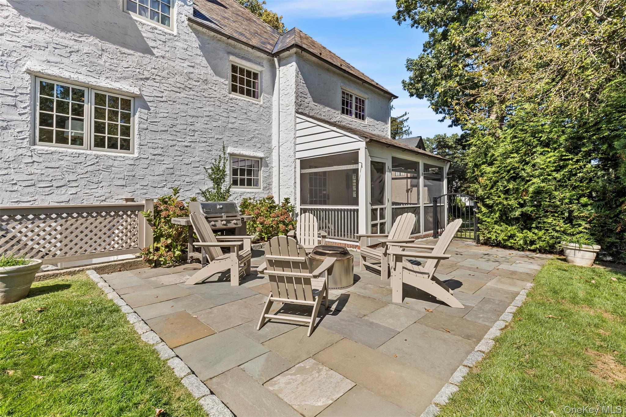 212 Pondfield Road W, Bronxville, NY 10708