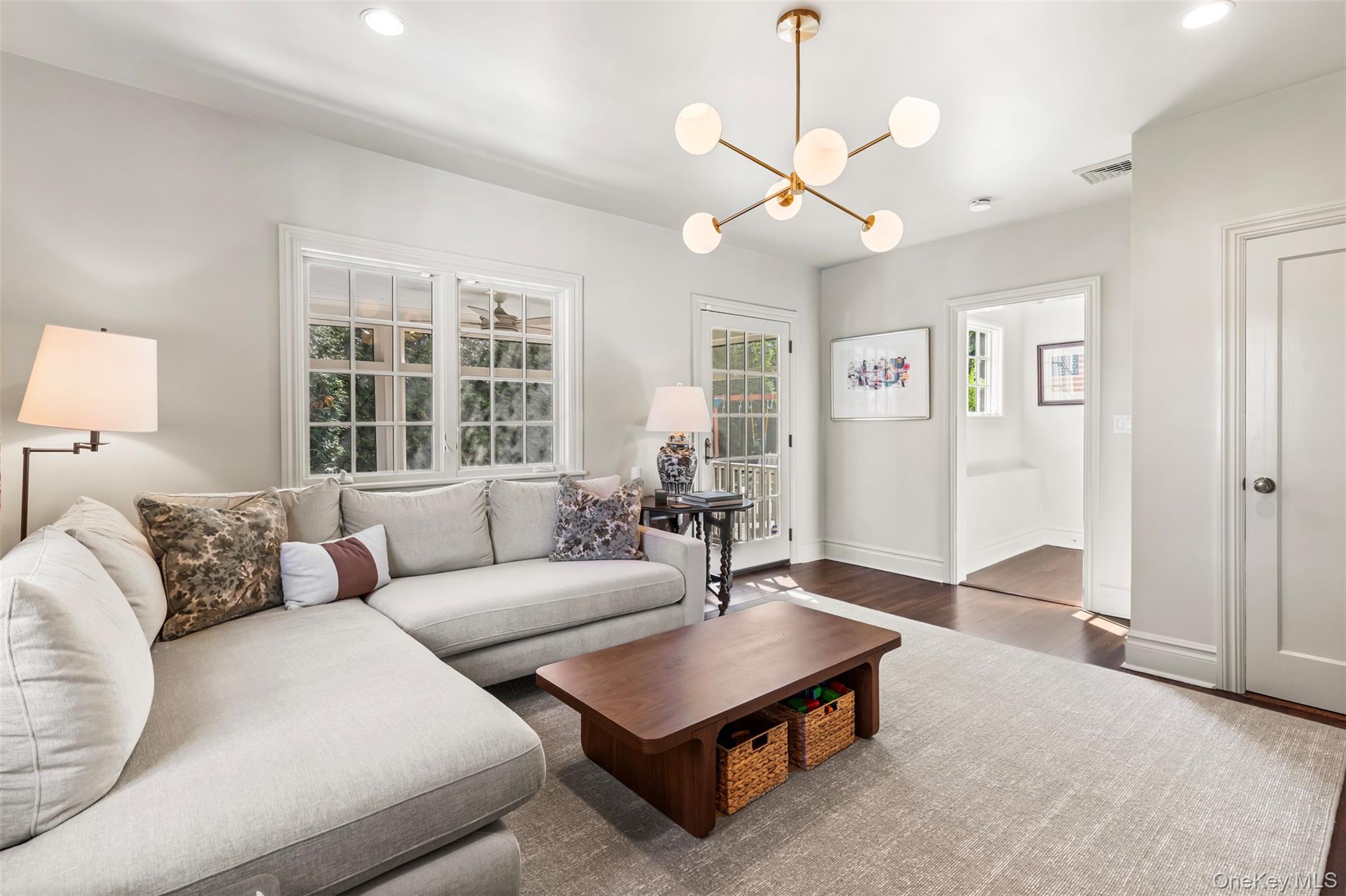 212 Pondfield Road W, Bronxville, NY 10708