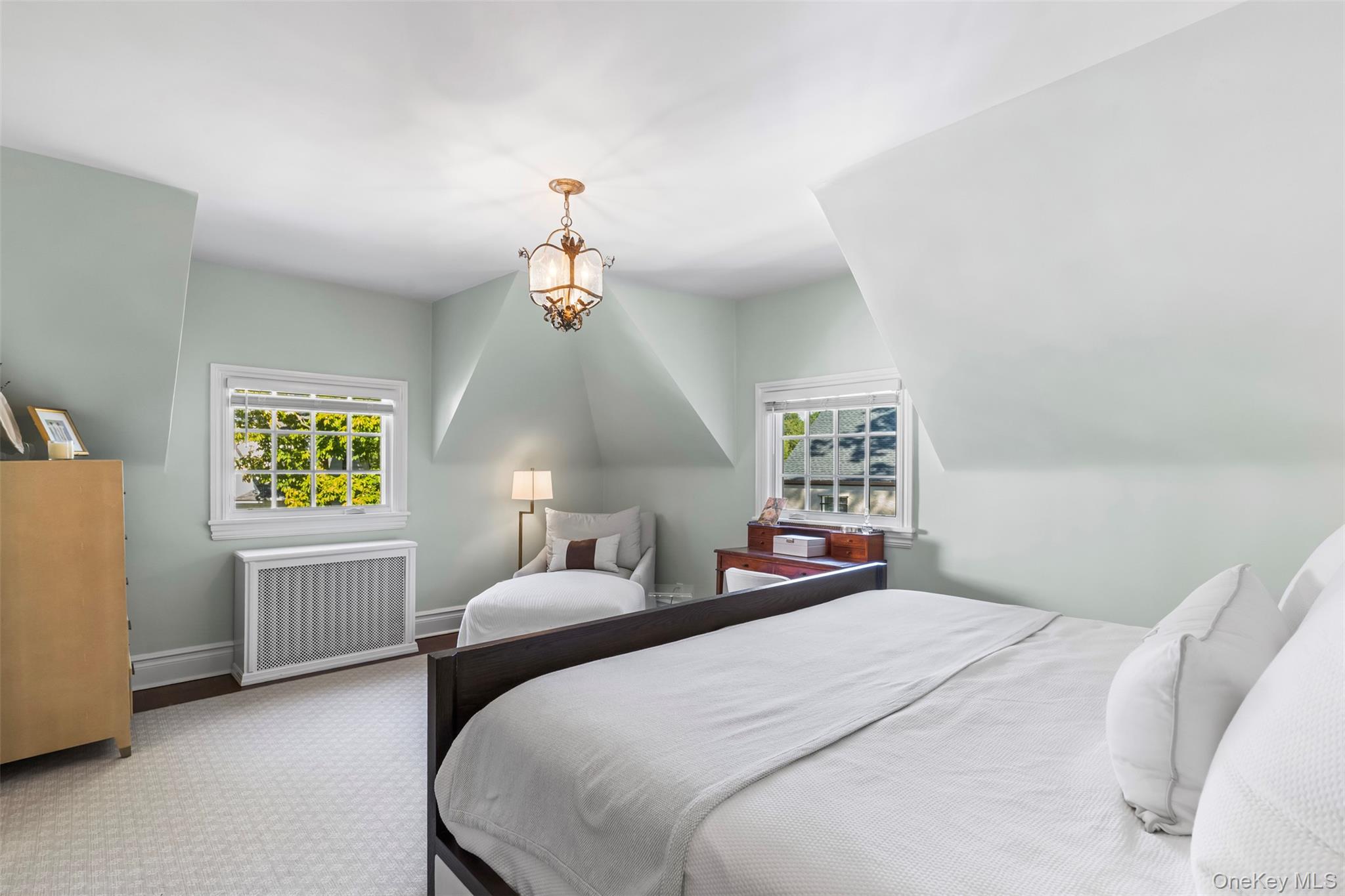 212 Pondfield Road W, Bronxville, NY 10708