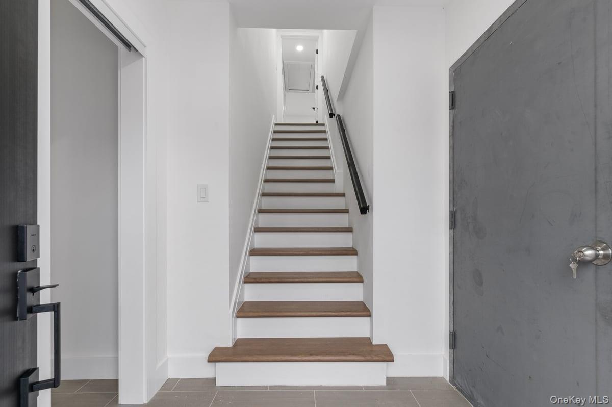 873 S 7th Street, Lindenhurst, NY 11757