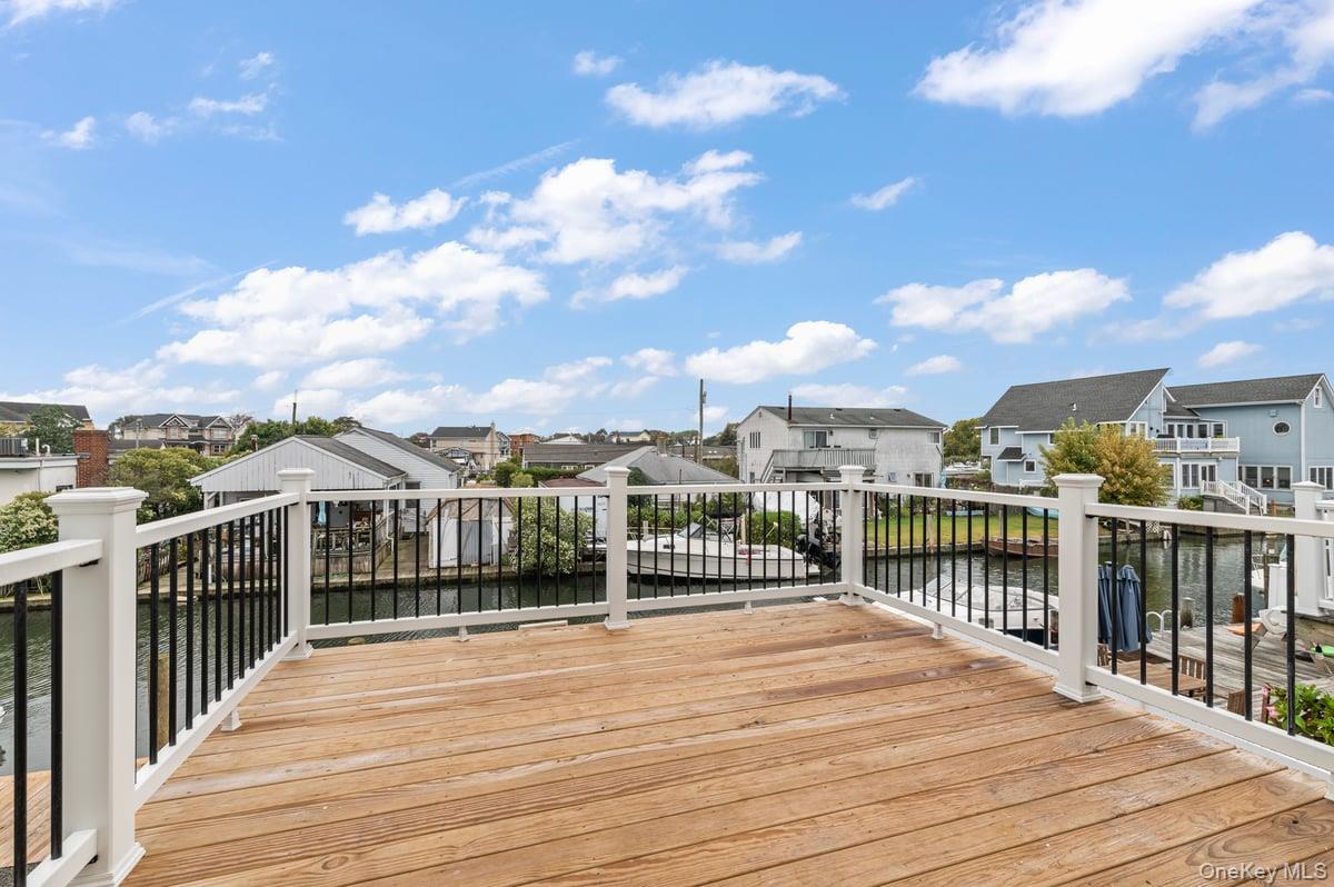 873 S 7th Street, Lindenhurst, NY 11757