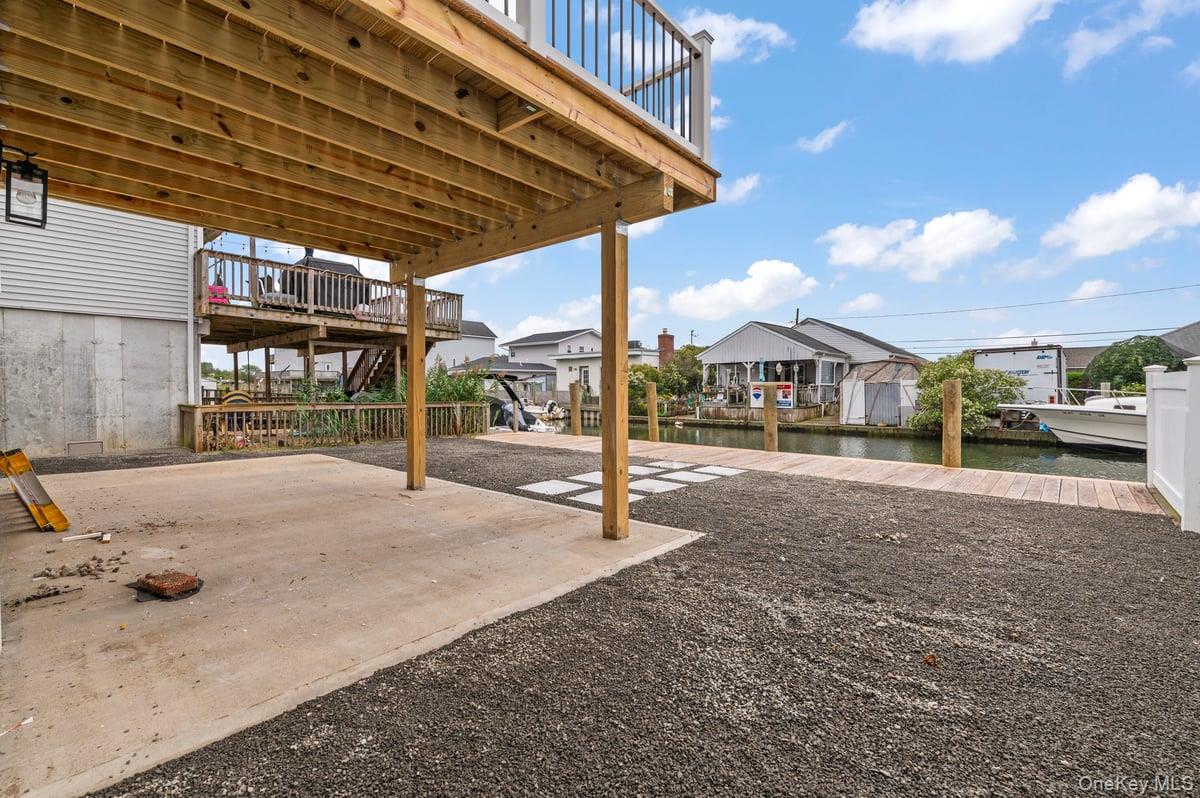 873 S 7th Street, Lindenhurst, NY 11757