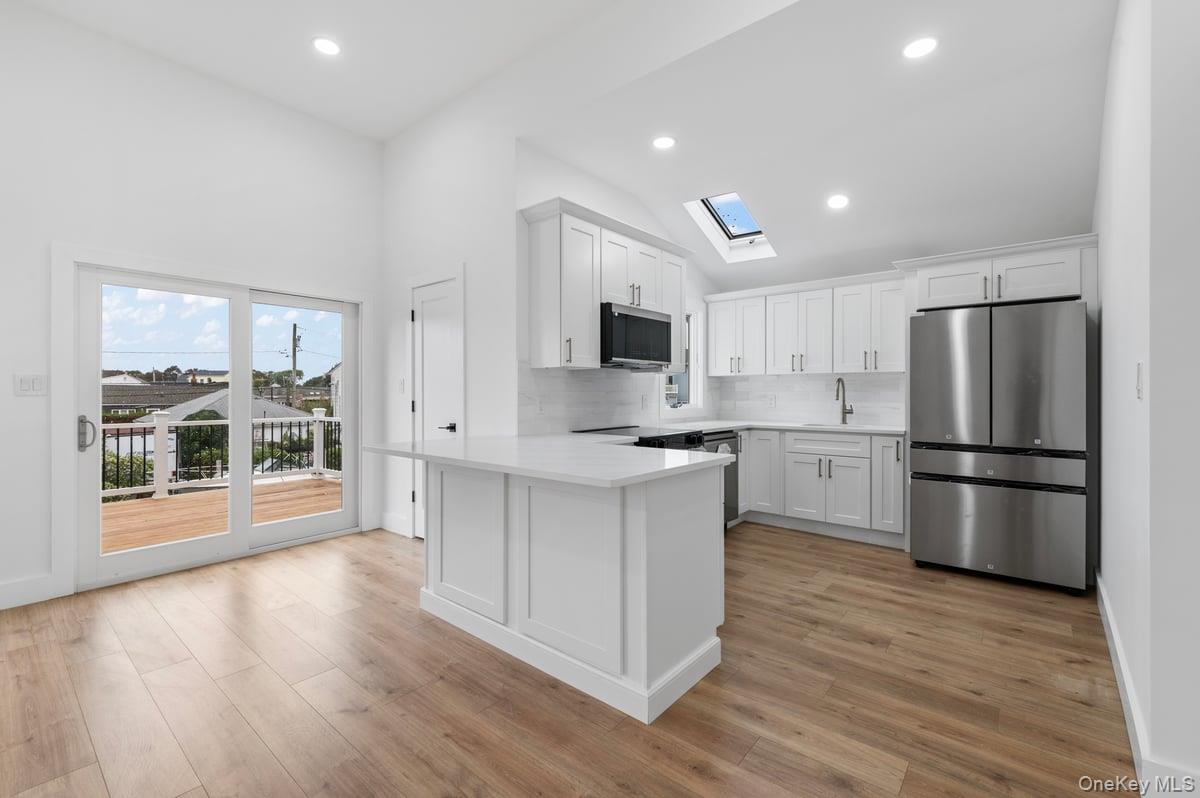 873 S 7th Street, Lindenhurst, NY 11757