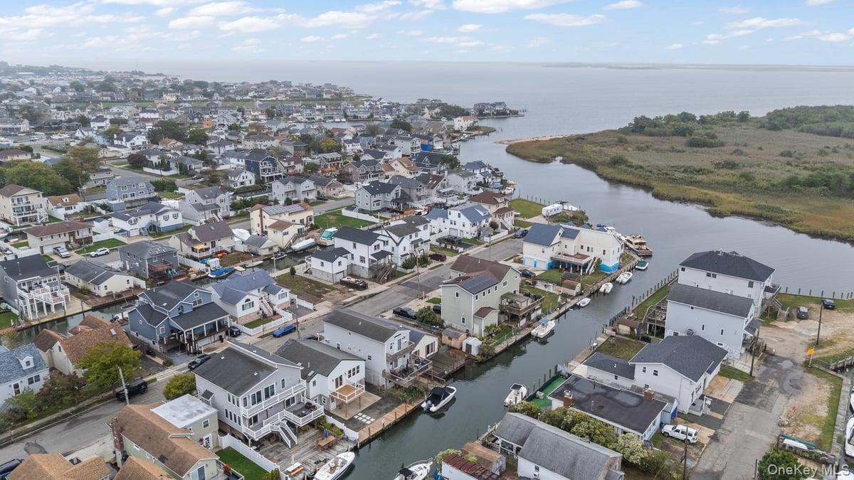 873 S 7th Street, Lindenhurst, NY 11757