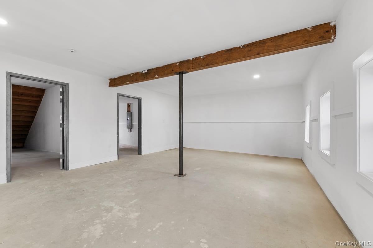 873 S 7th Street, Lindenhurst, NY 11757