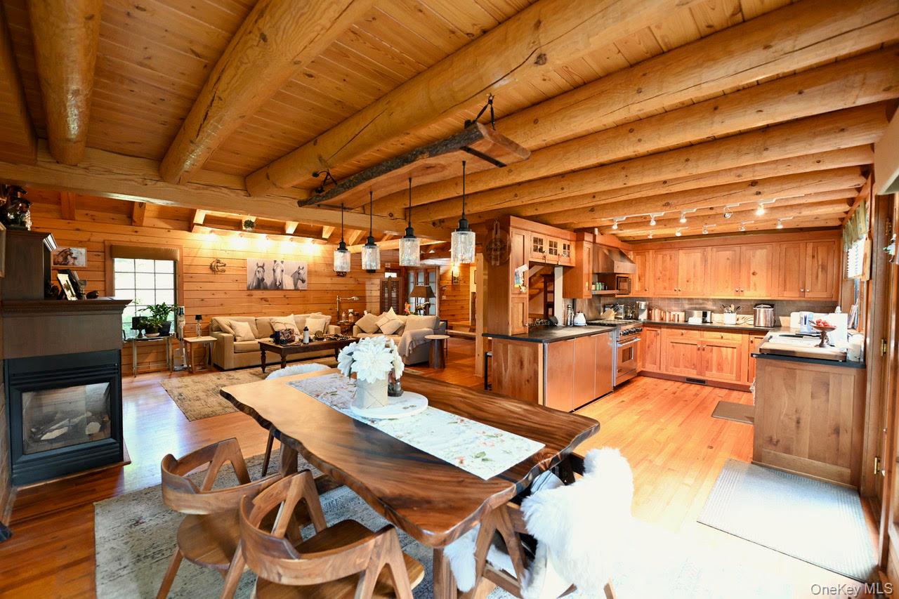 216 5th Street, Saint James, NY 11780