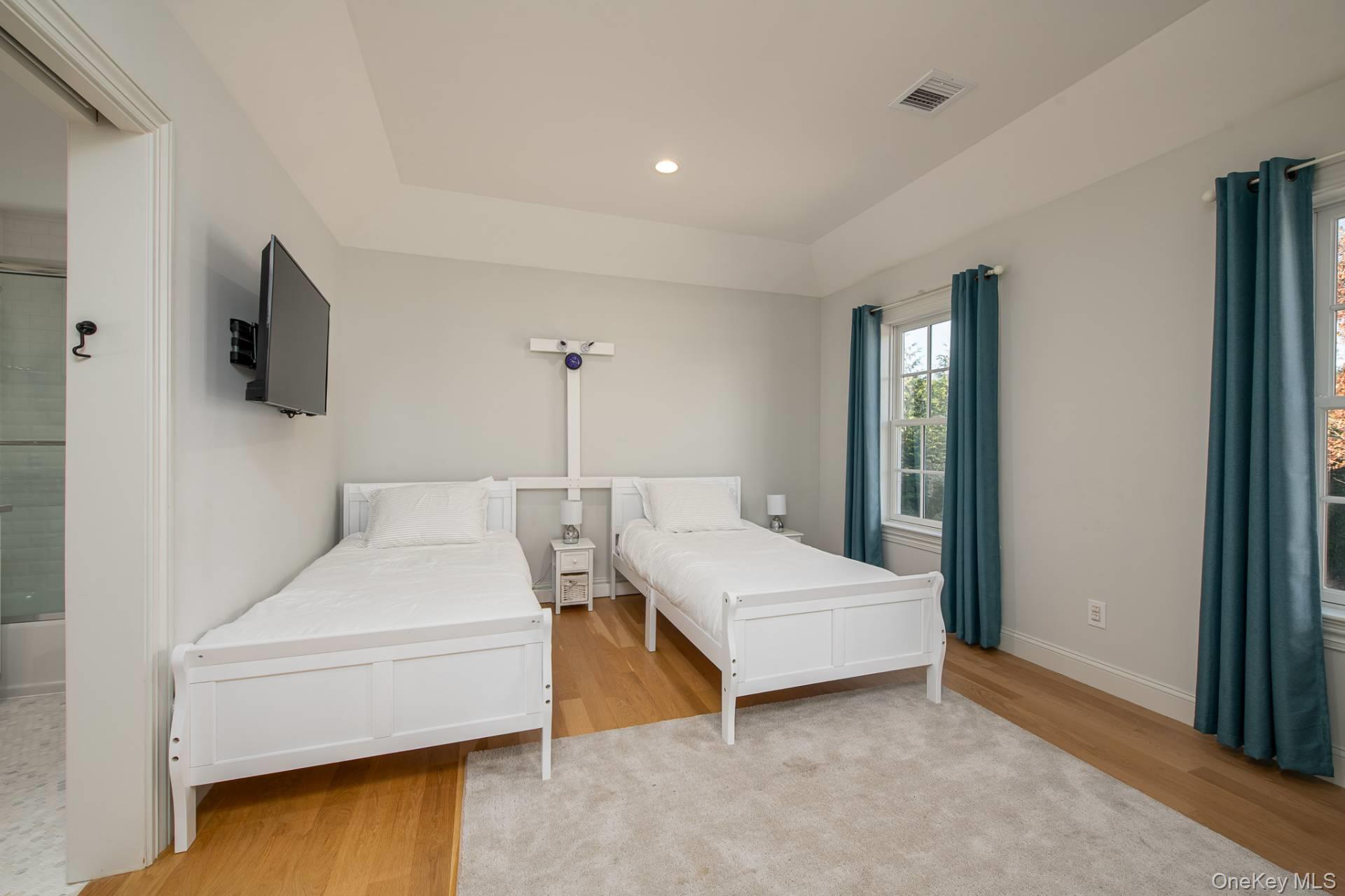 491 Montauk Highway, Quiogue, NY 11978