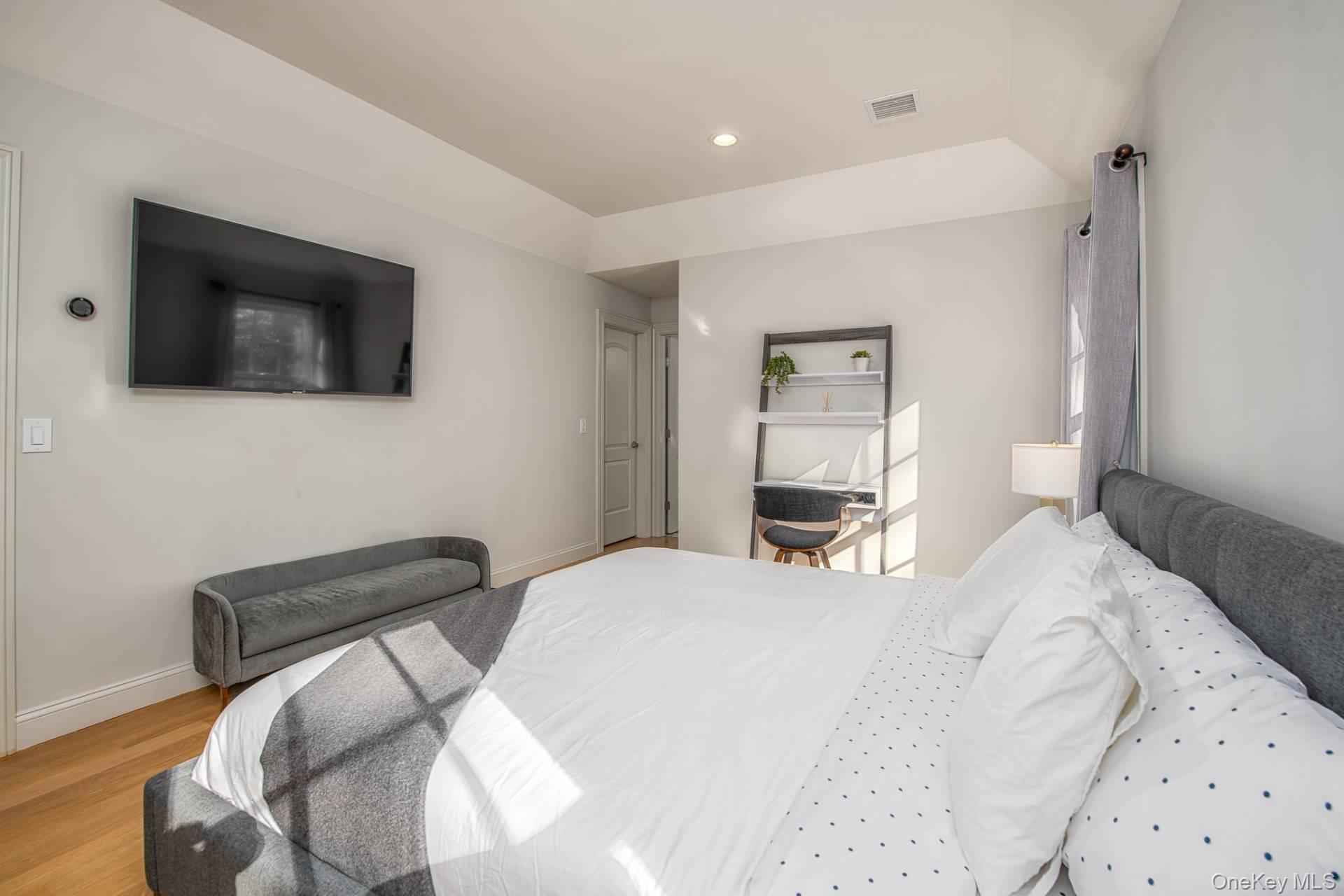 491 Montauk Highway, Quiogue, NY 11978