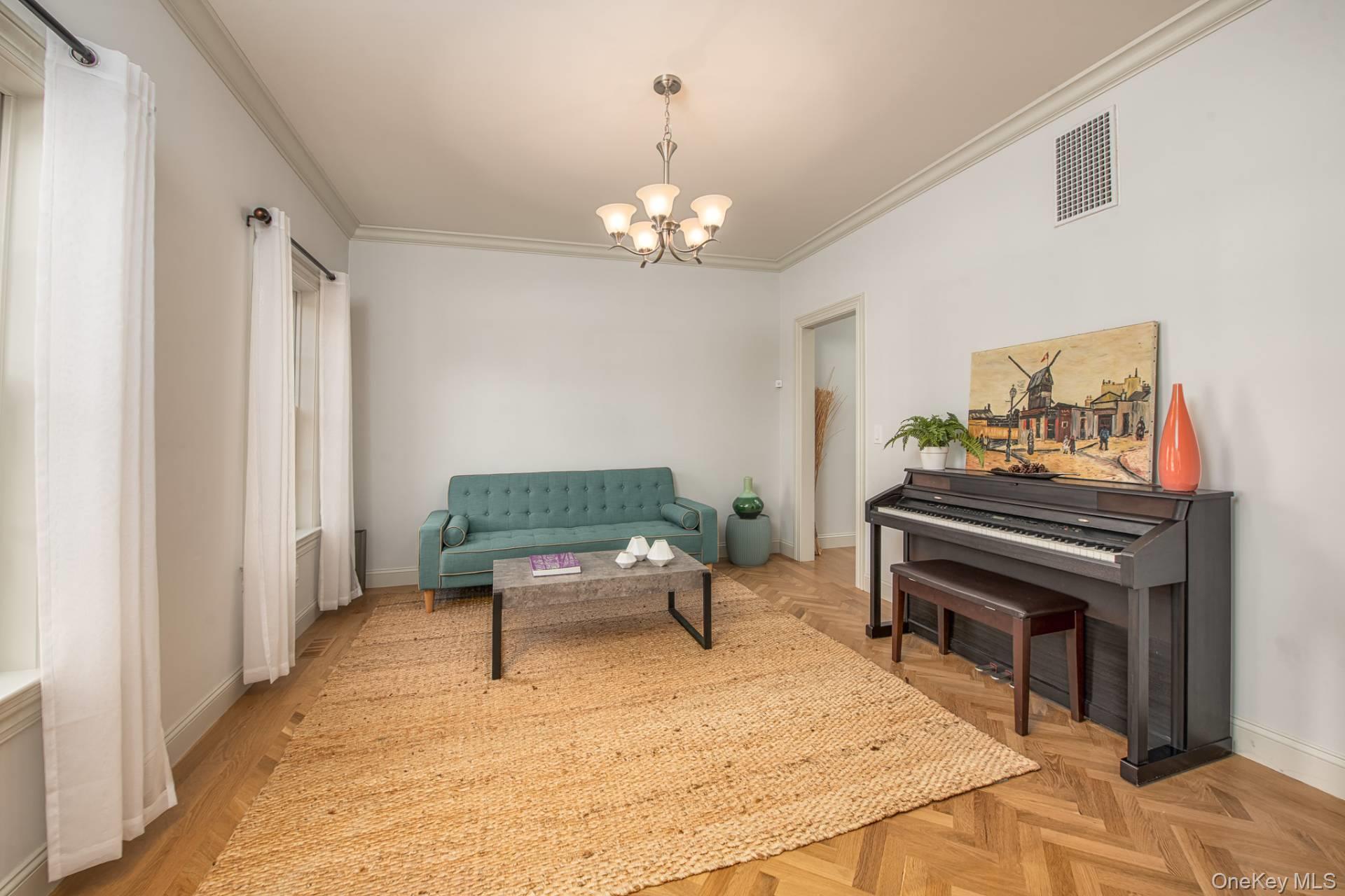 491 Montauk Highway, Quiogue, NY 11978