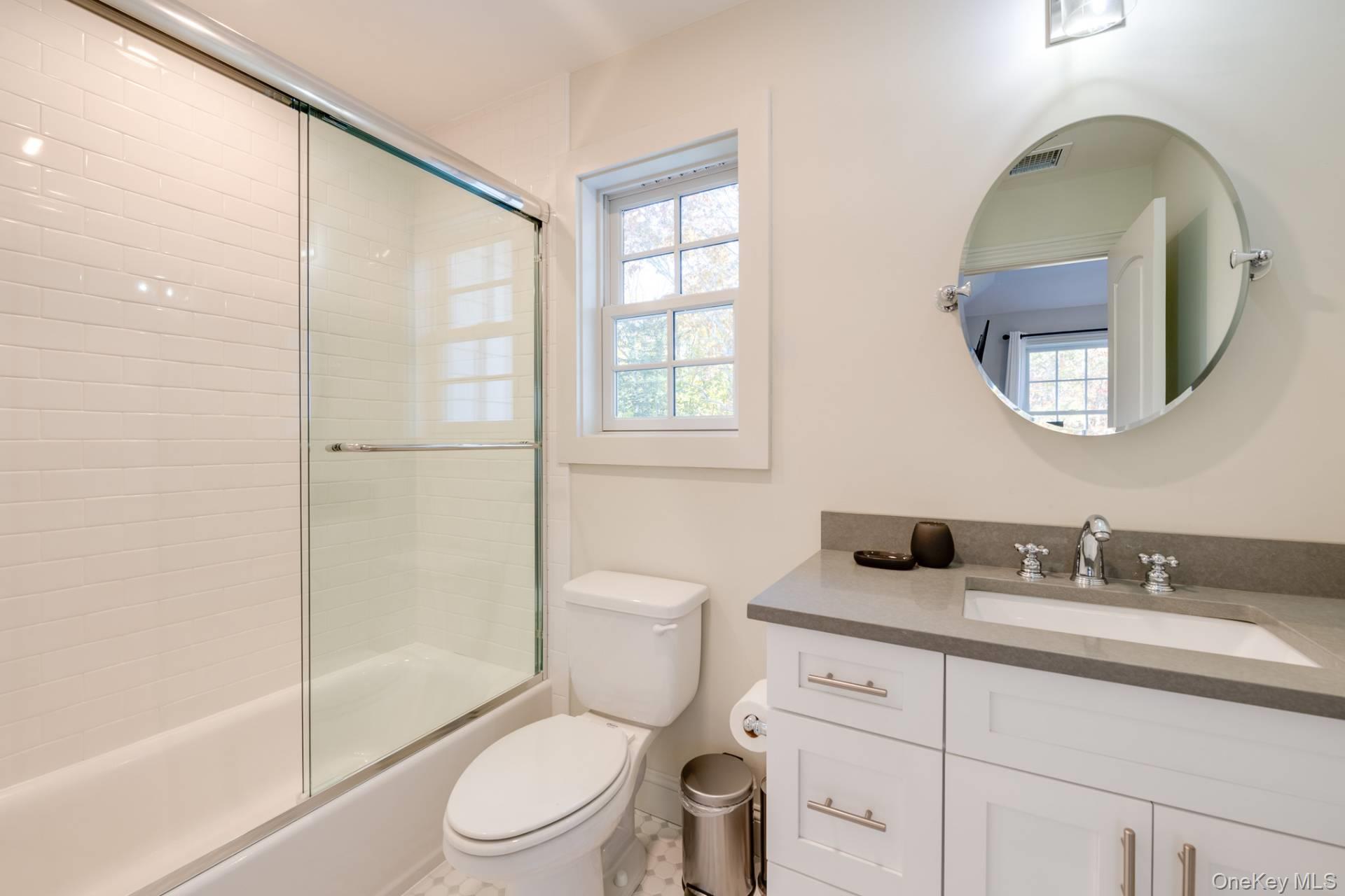 491 Montauk Highway, Quiogue, NY 11978