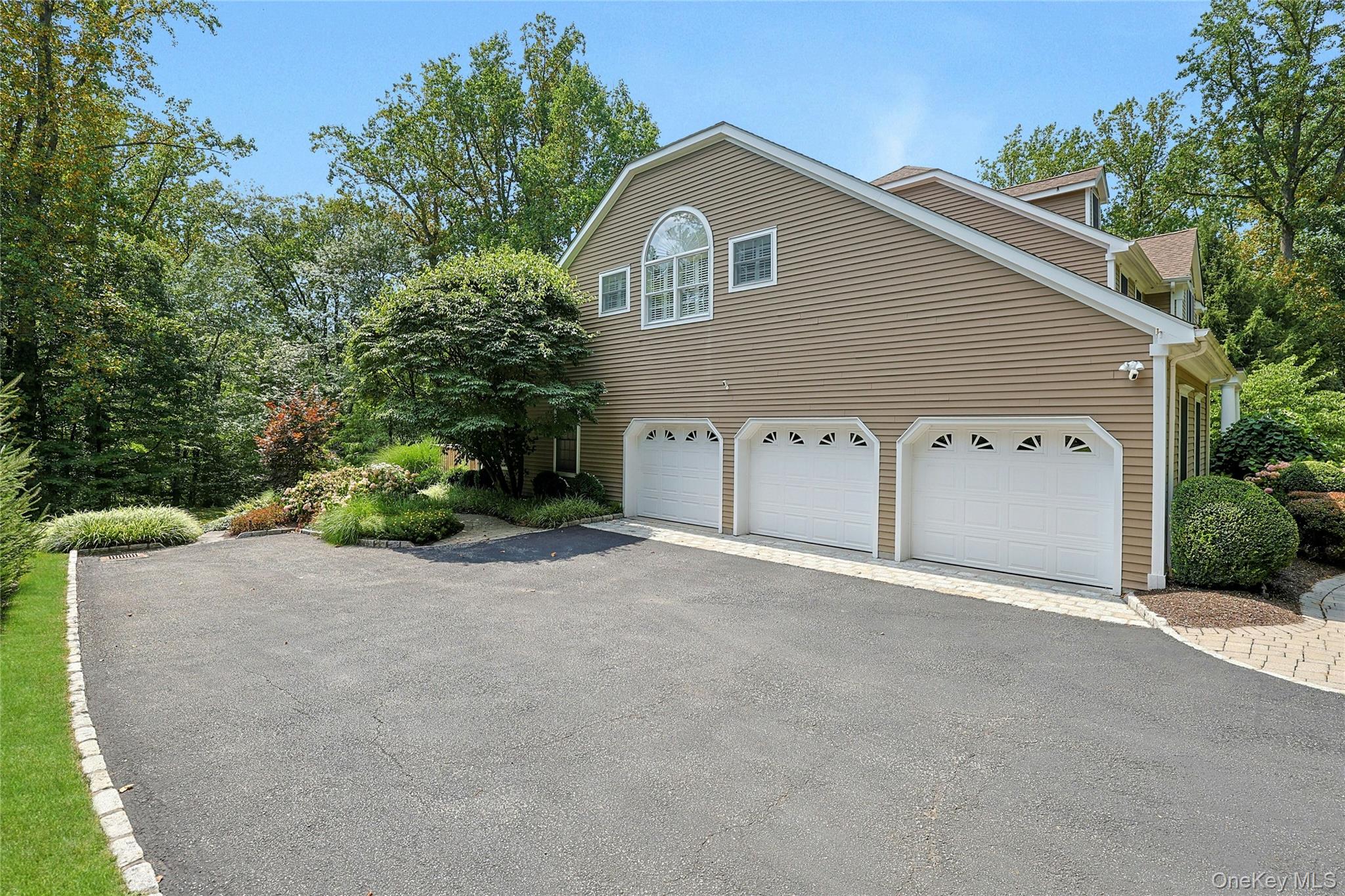 19 Stony Hollow, Chappaqua, NY 10514