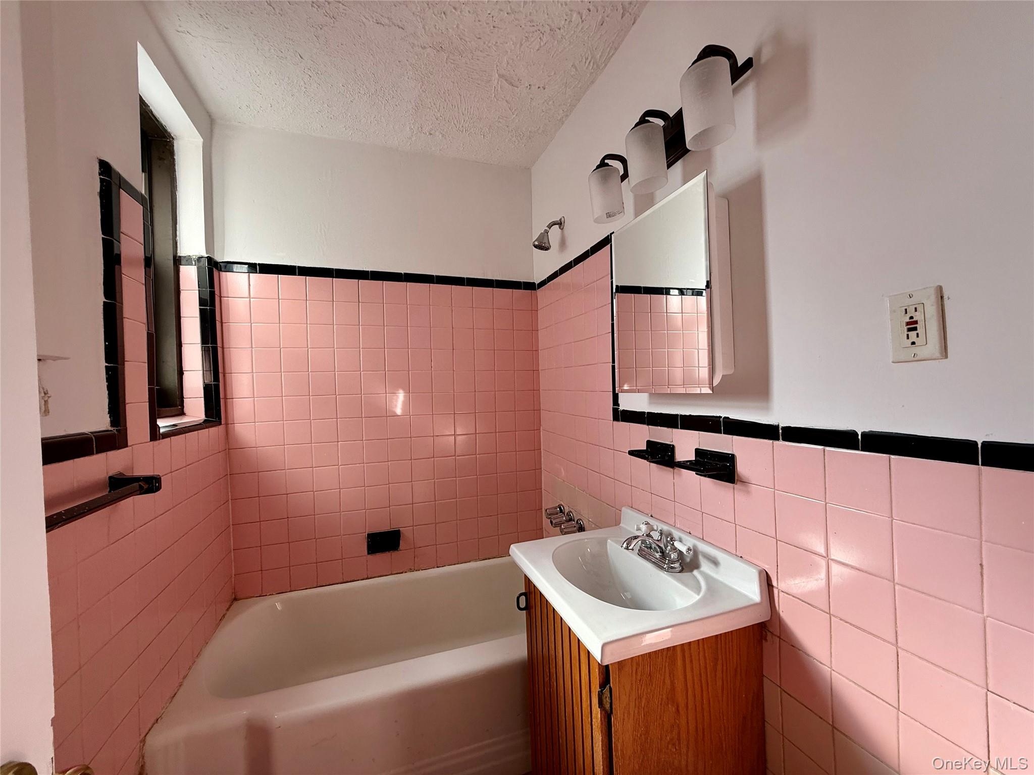 11224 Northern Boulevard # 3G, Corona, NY 11368