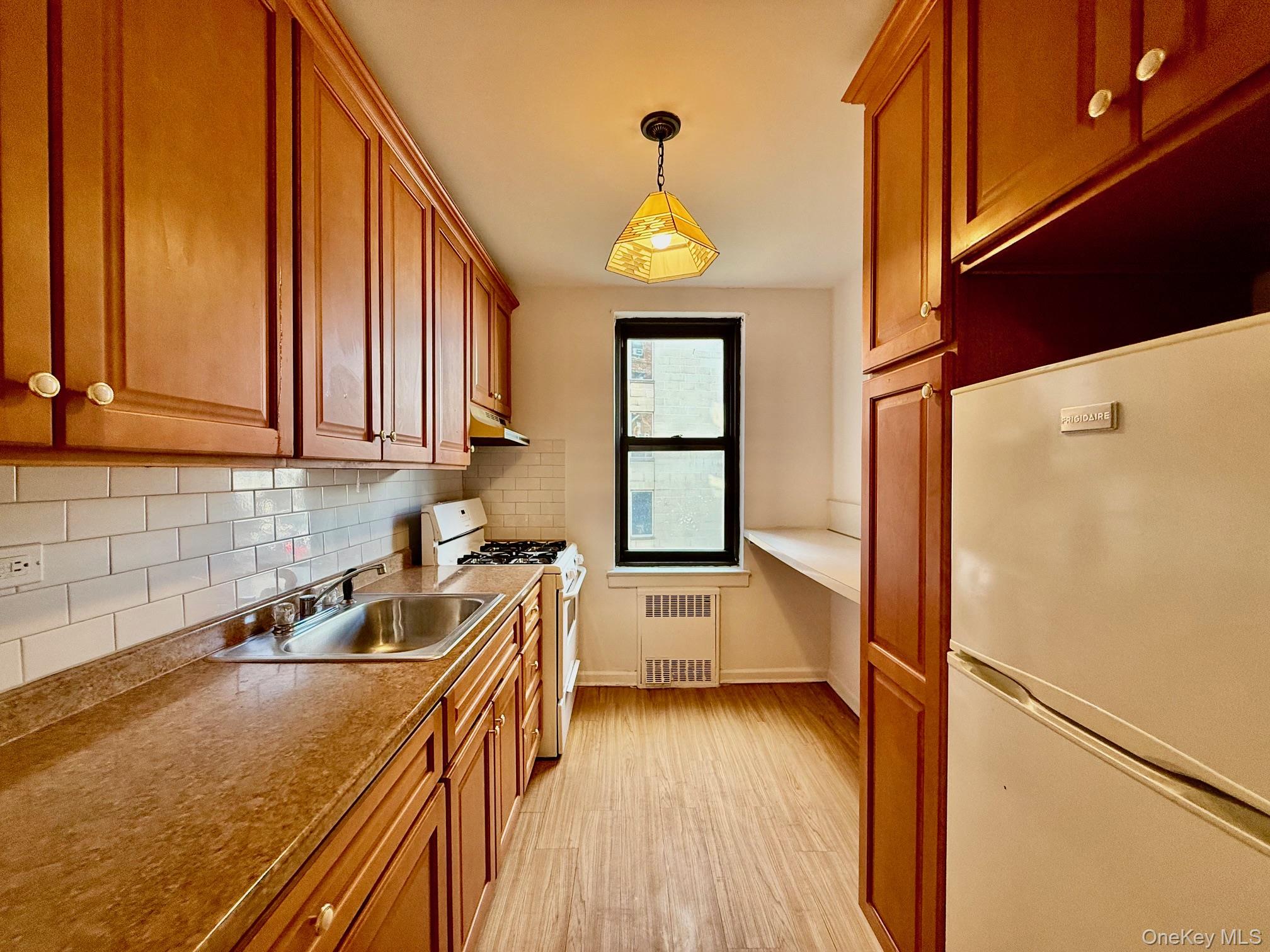 11224 Northern Boulevard # 3G, Corona, NY 11368