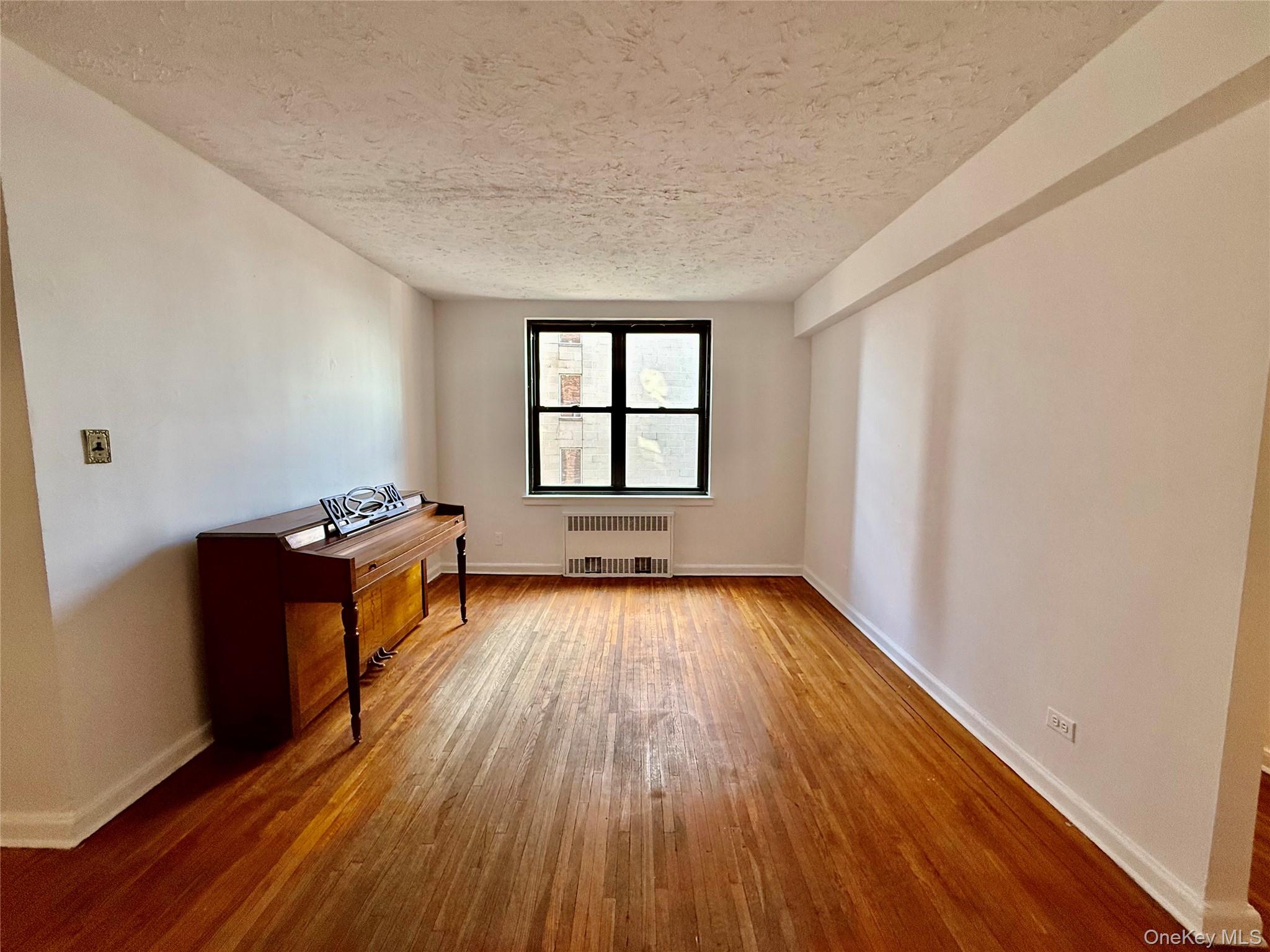 11224 Northern Boulevard # 3G, Corona, NY 11368