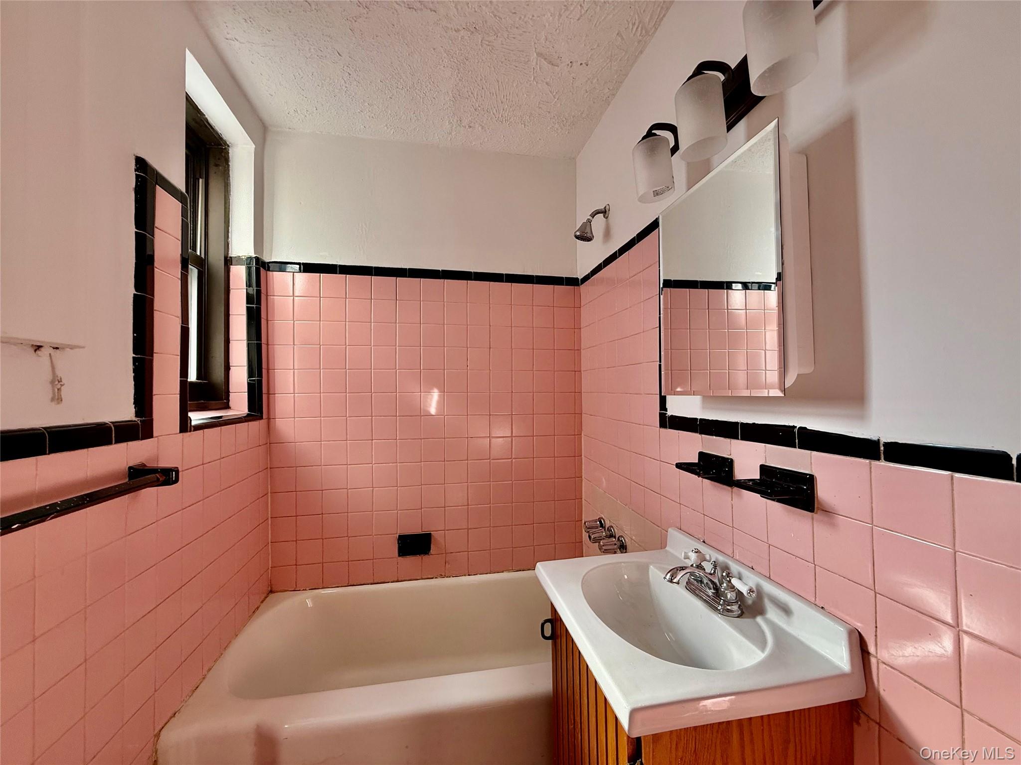 11224 Northern Boulevard # 3G, Corona, NY 11368