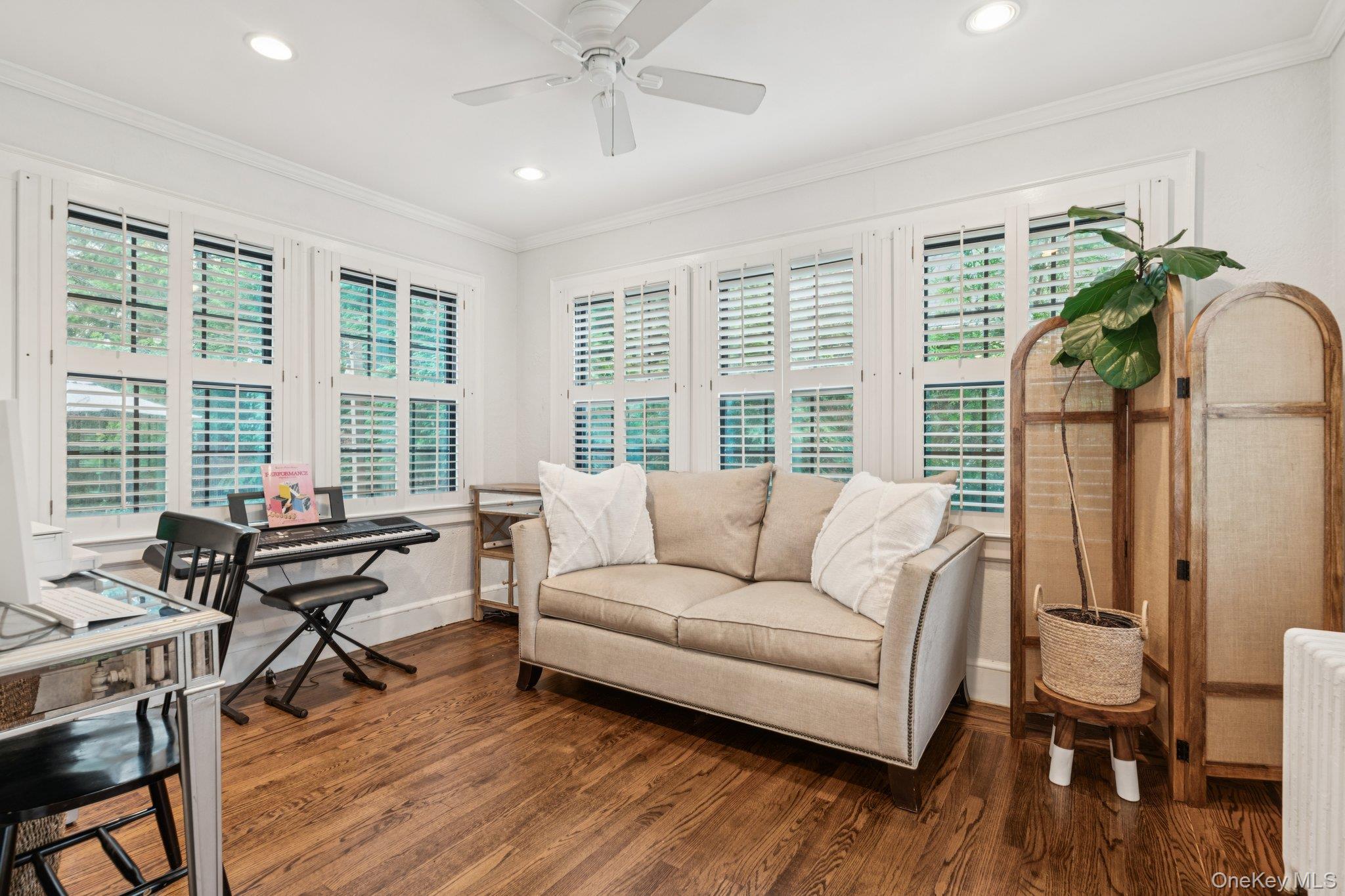 410 Congress Avenue, East Williston, NY 11596