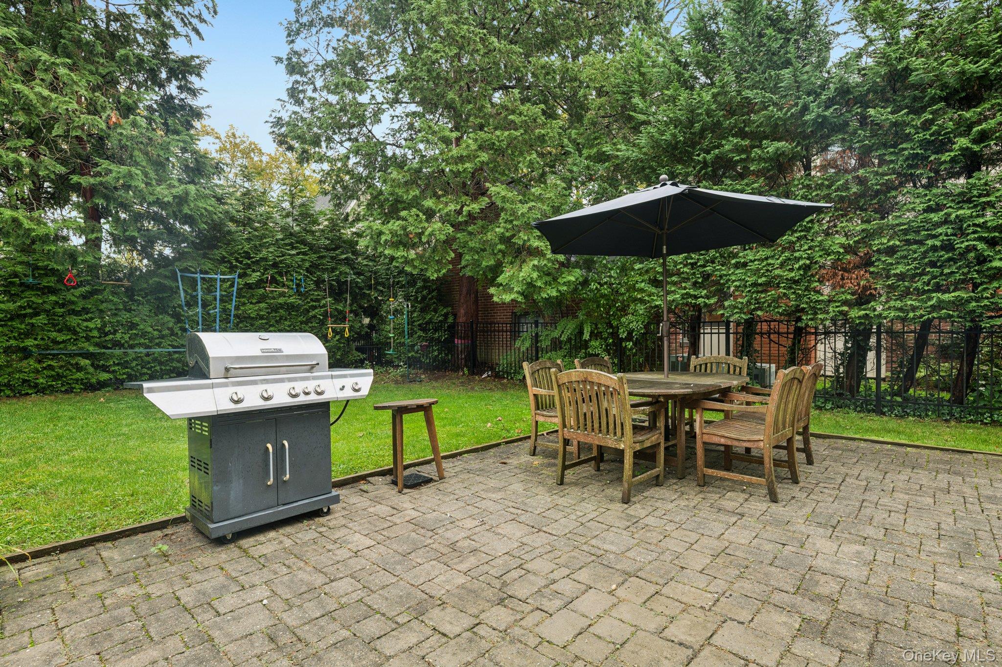 410 Congress Avenue, East Williston, NY 11596