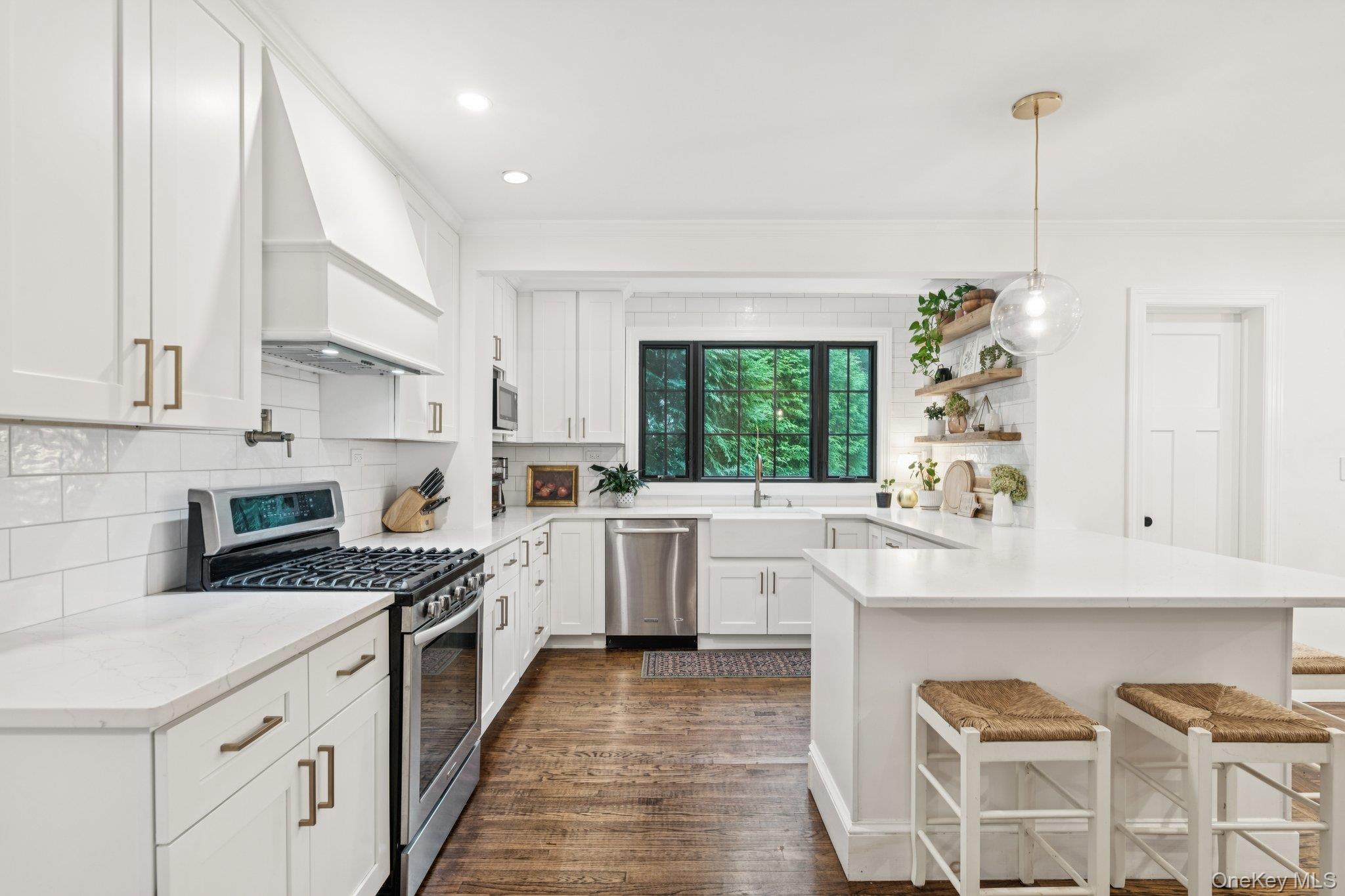 410 Congress Avenue, East Williston, NY 11596