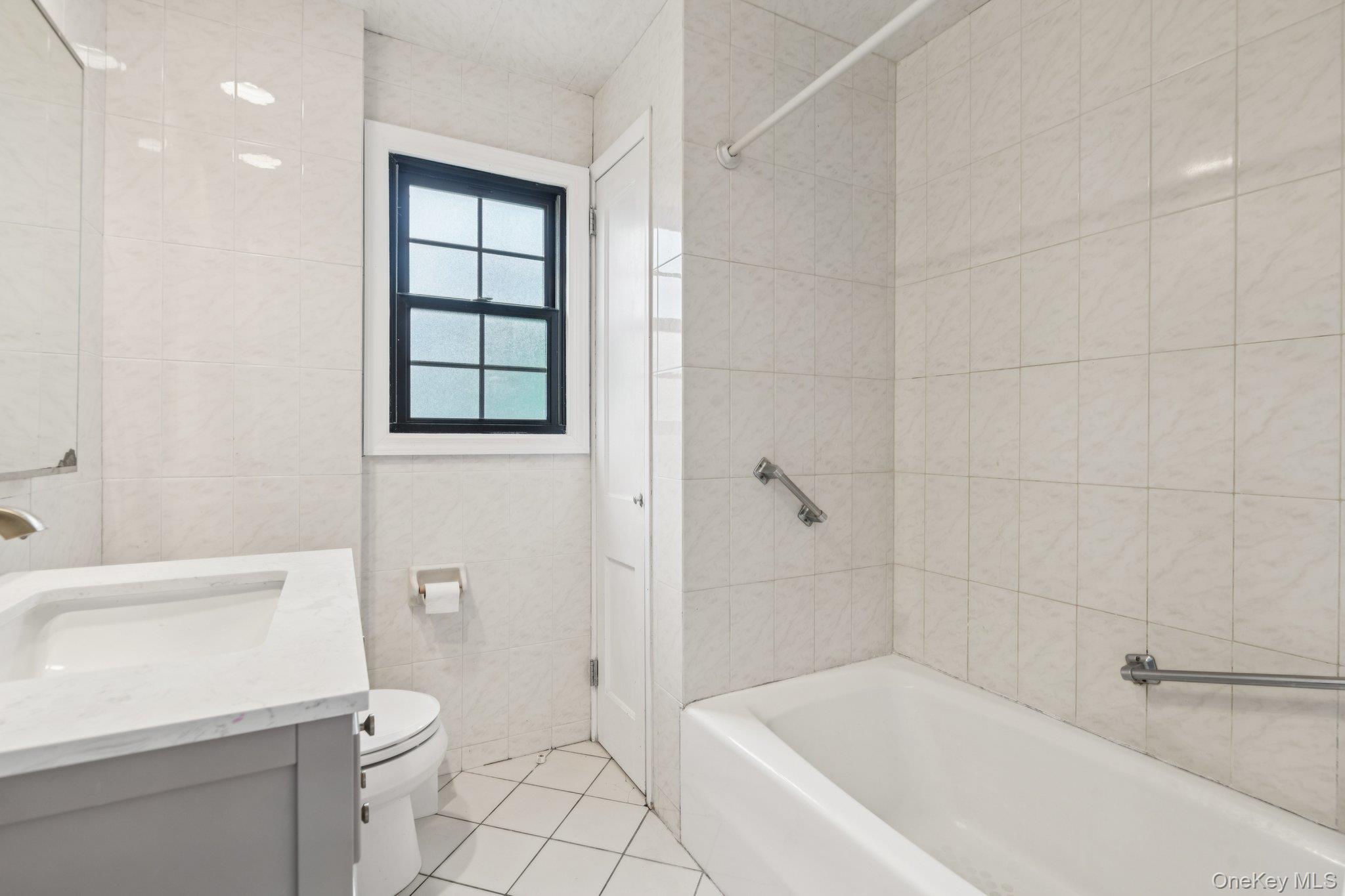 410 Congress Avenue, East Williston, NY 11596