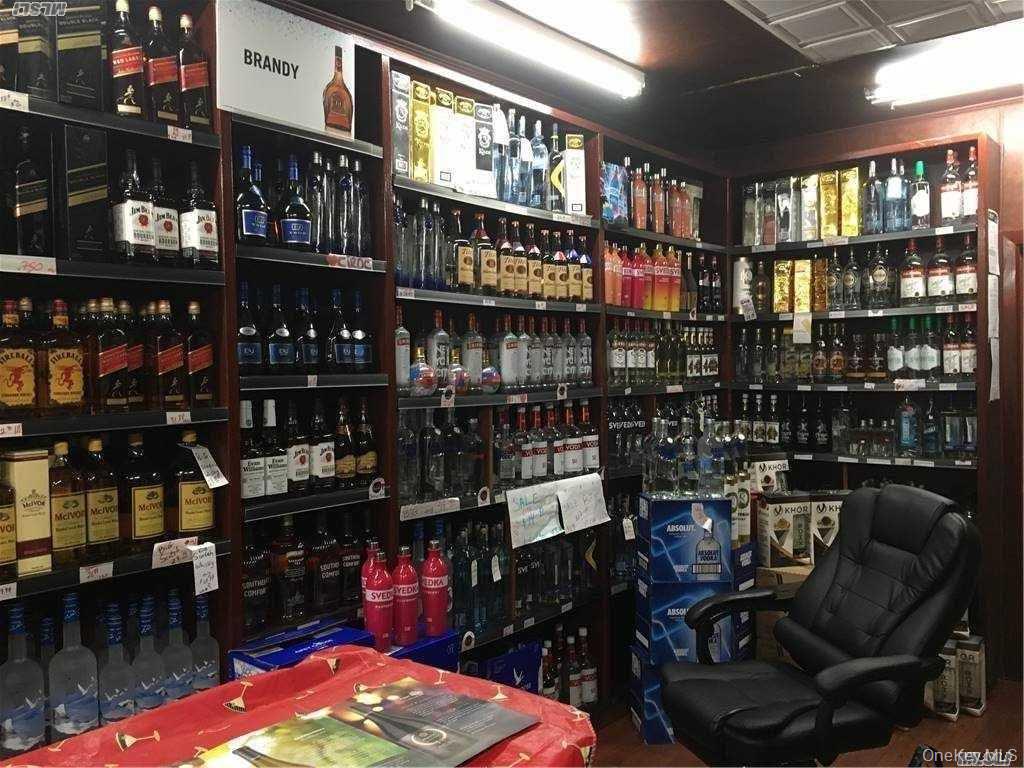 108-20 Myrtle Avenue Street, Richmond Hill, NY 11418