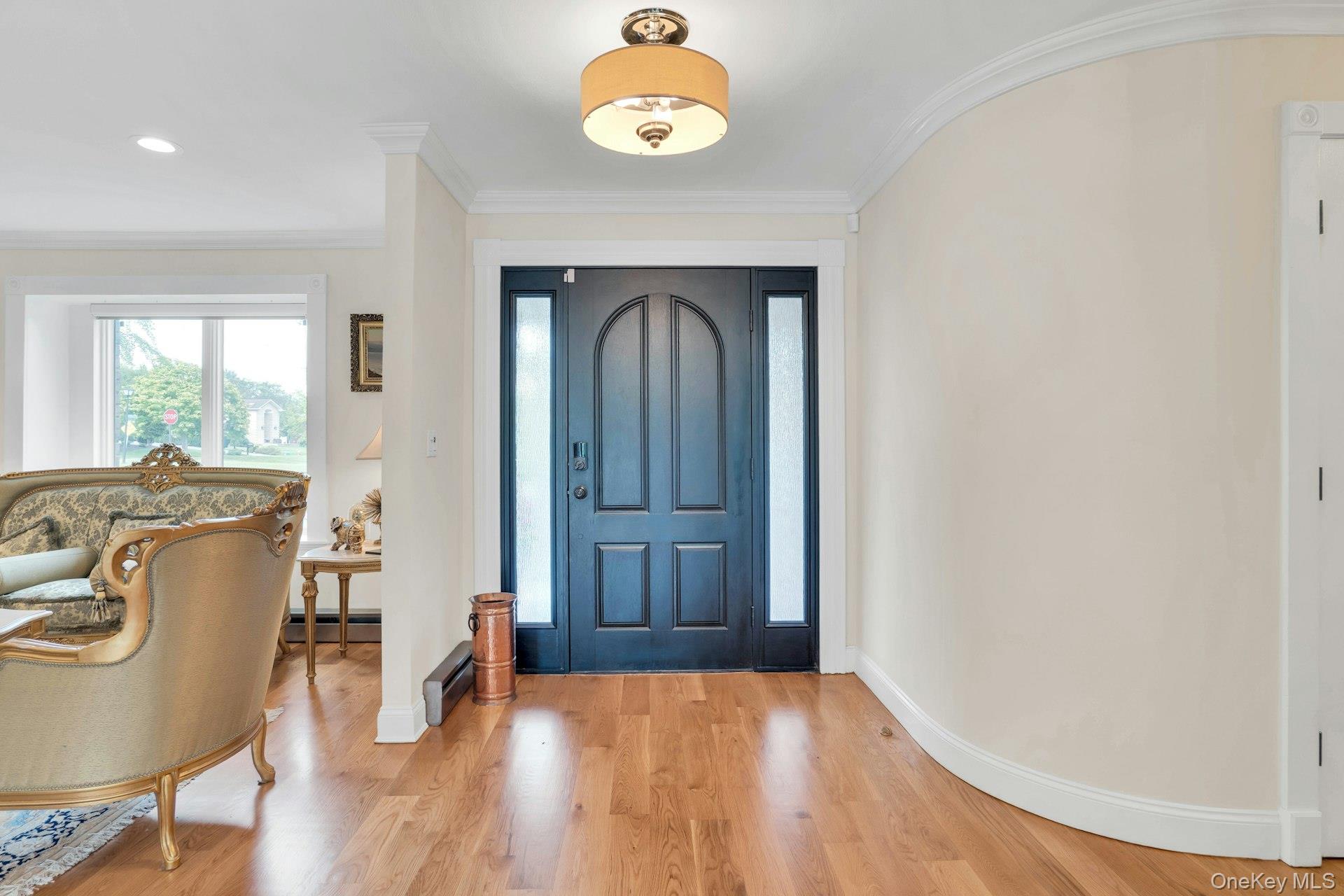 1 Regency Lane, Dix Hills, NY 11746