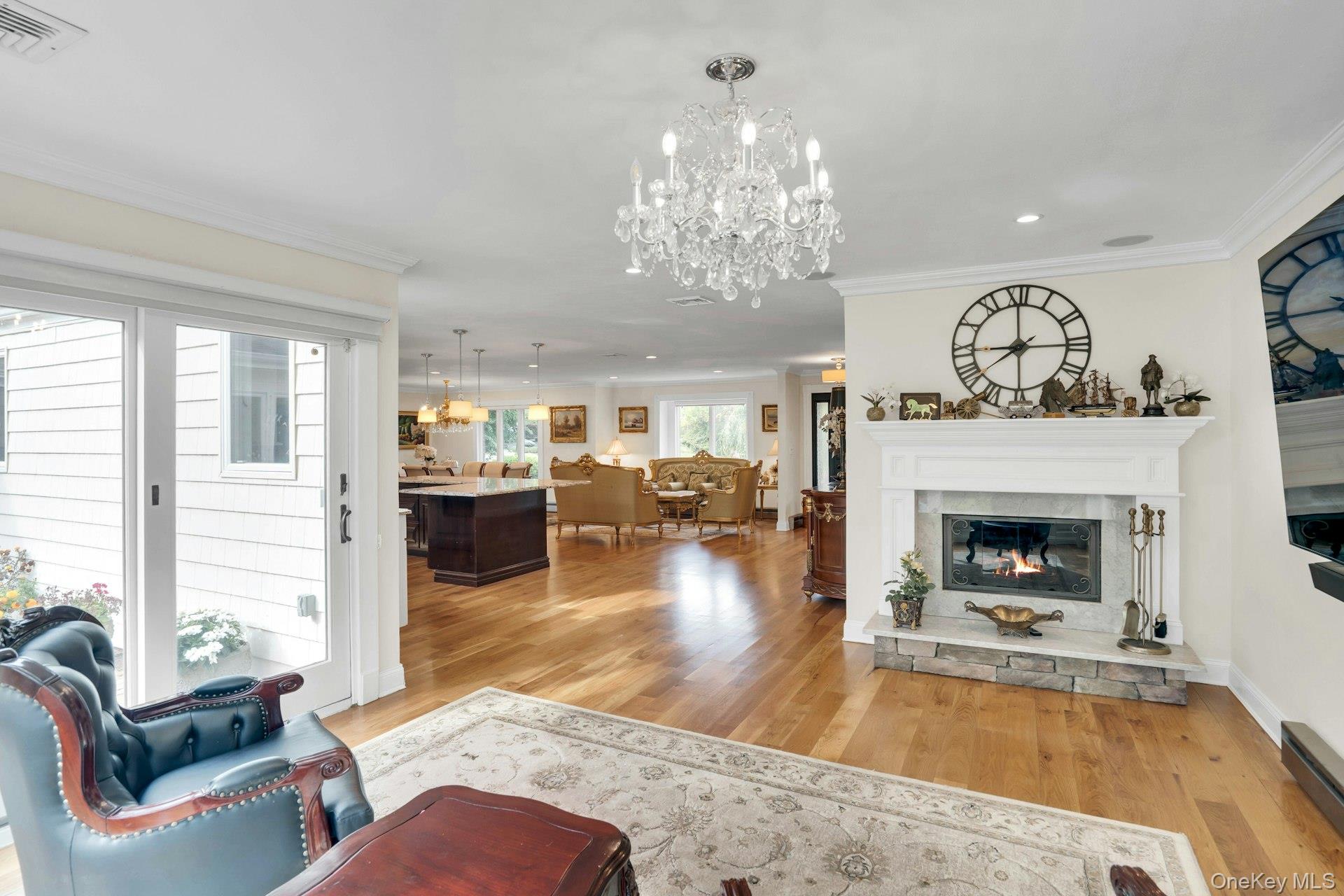 1 Regency Lane, Dix Hills, NY 11746