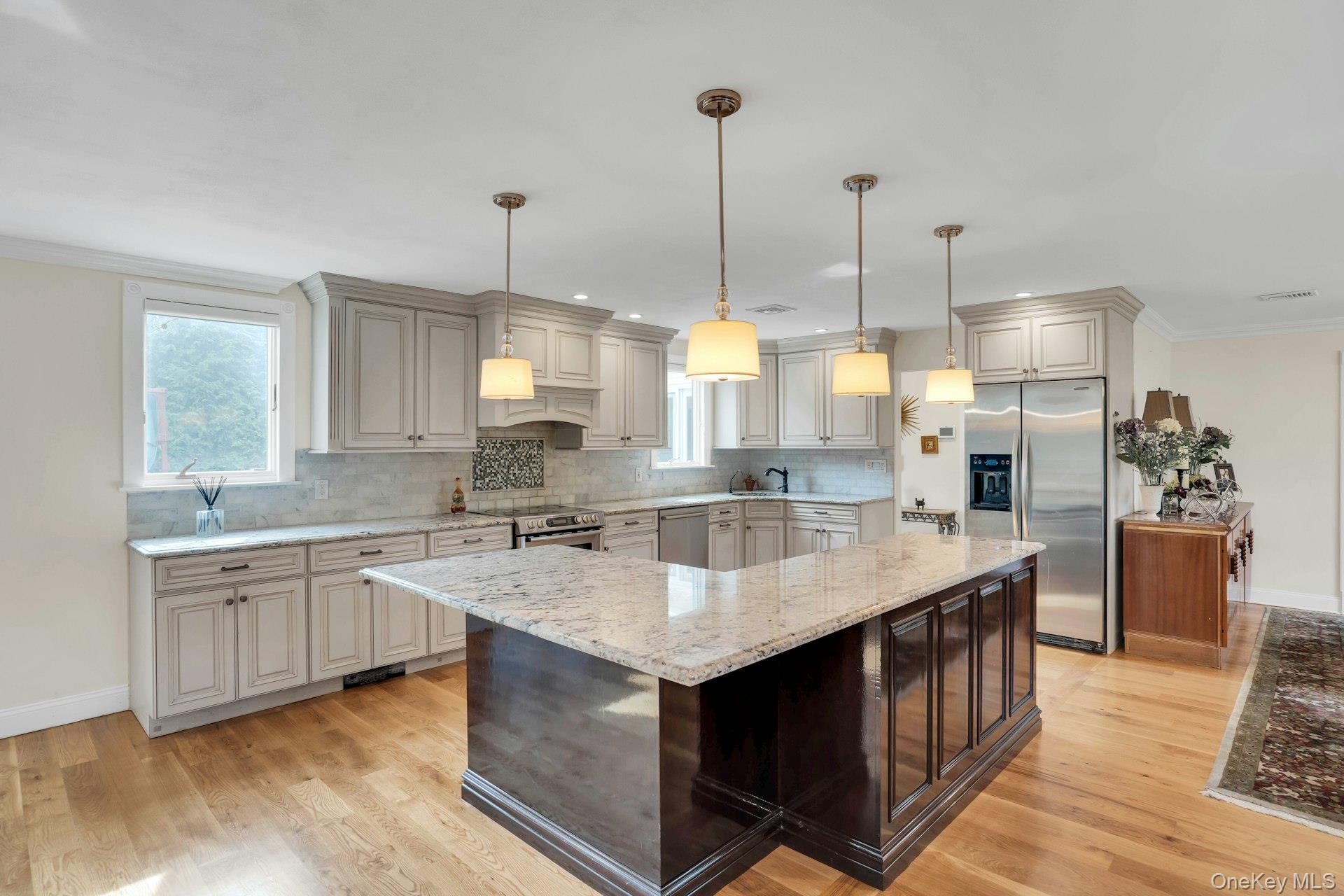 1 Regency Lane, Dix Hills, NY 11746